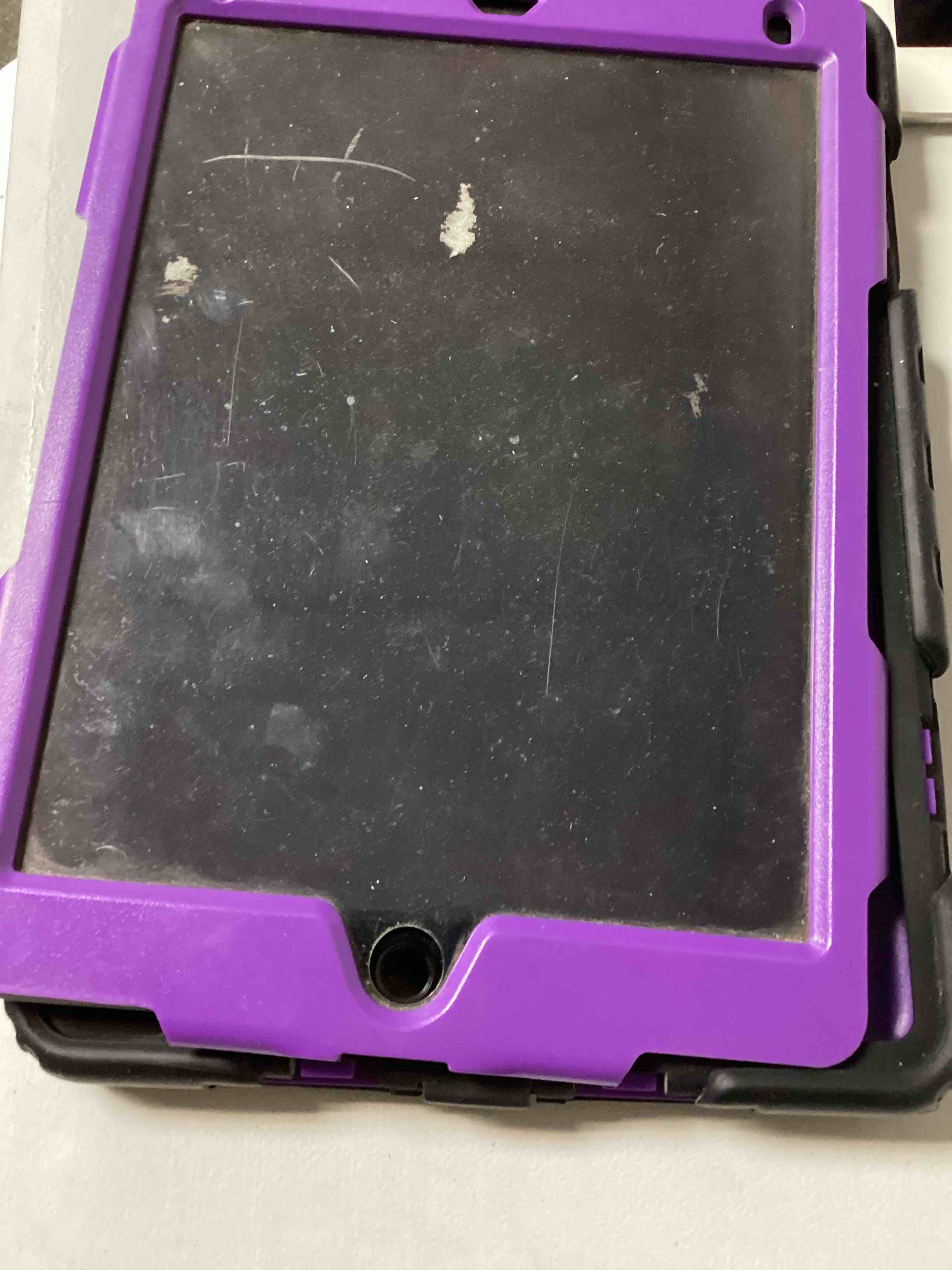 Condition photo showing Good Condition for Apple iPad 5th Gen A1822 32GB Space Gray WiFi 9.7" Tablet