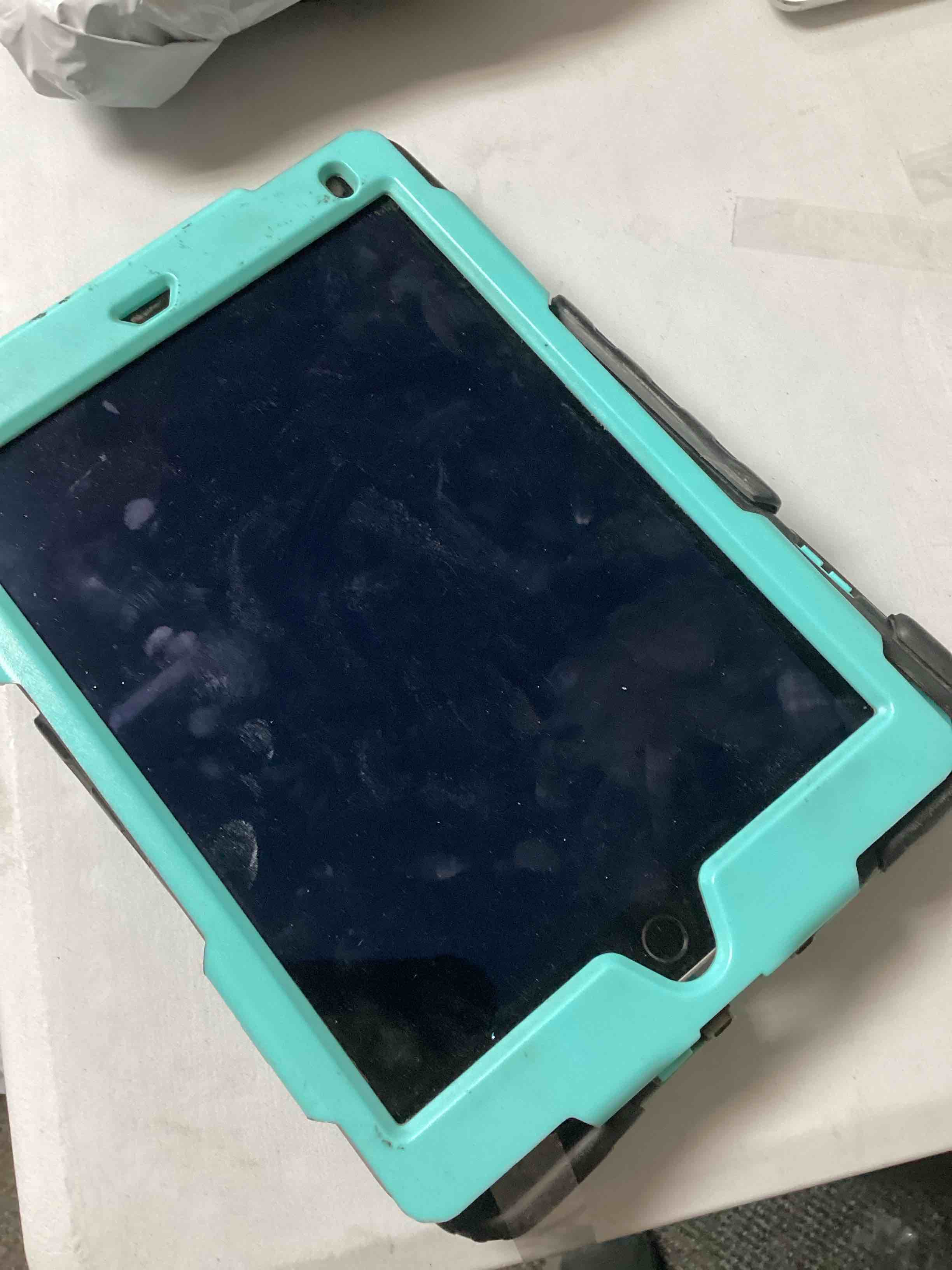 Condition photo showing Good Condition for Apple iPad Air 2 Wi-Fi (A1566) 128 GB Wi-Fi Only Space Gray