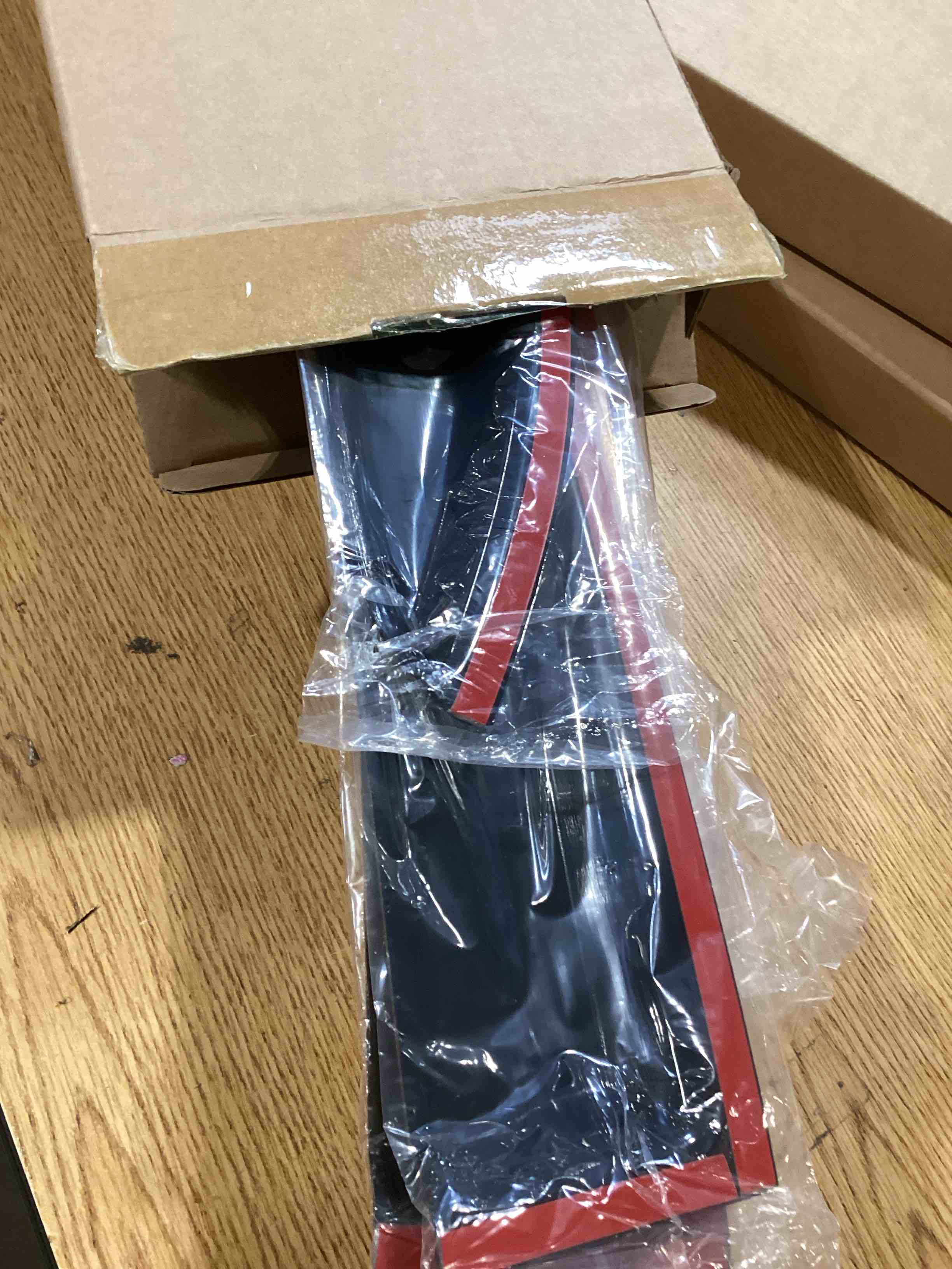 https://s3.amazonaws.com/lotting-images-prod/bidfta/GRA2584312_1748546083492.jpeg