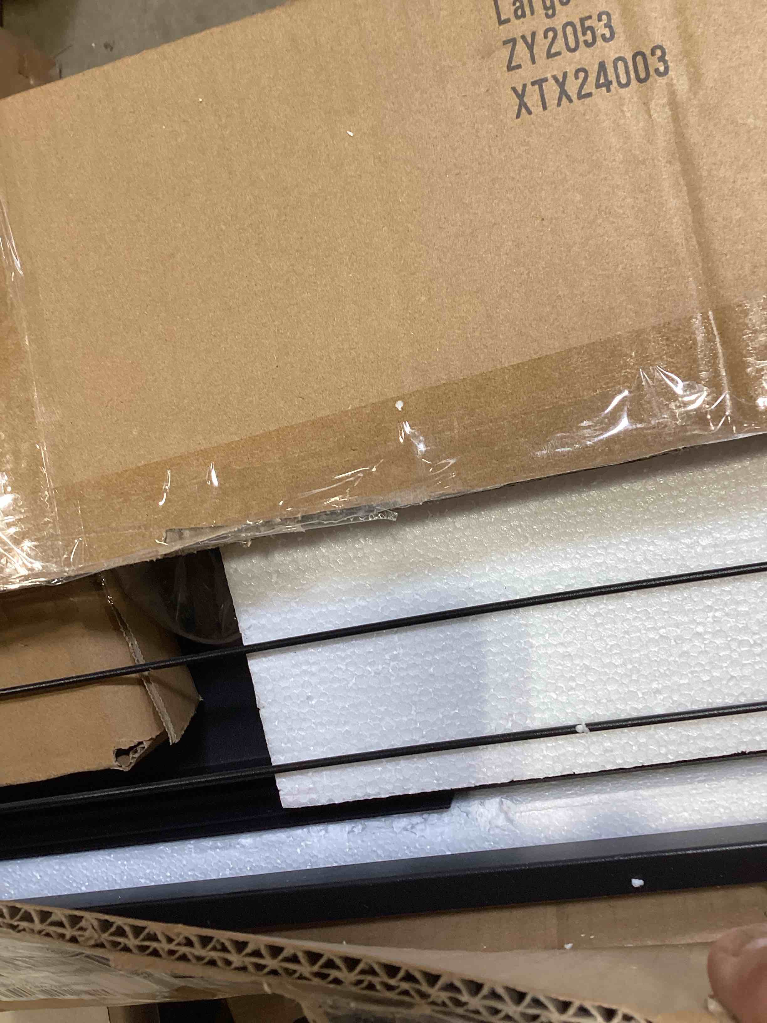 https://s3.amazonaws.com/lotting-images-prod/bidfta/GRA2584613_1748883244772.jpeg