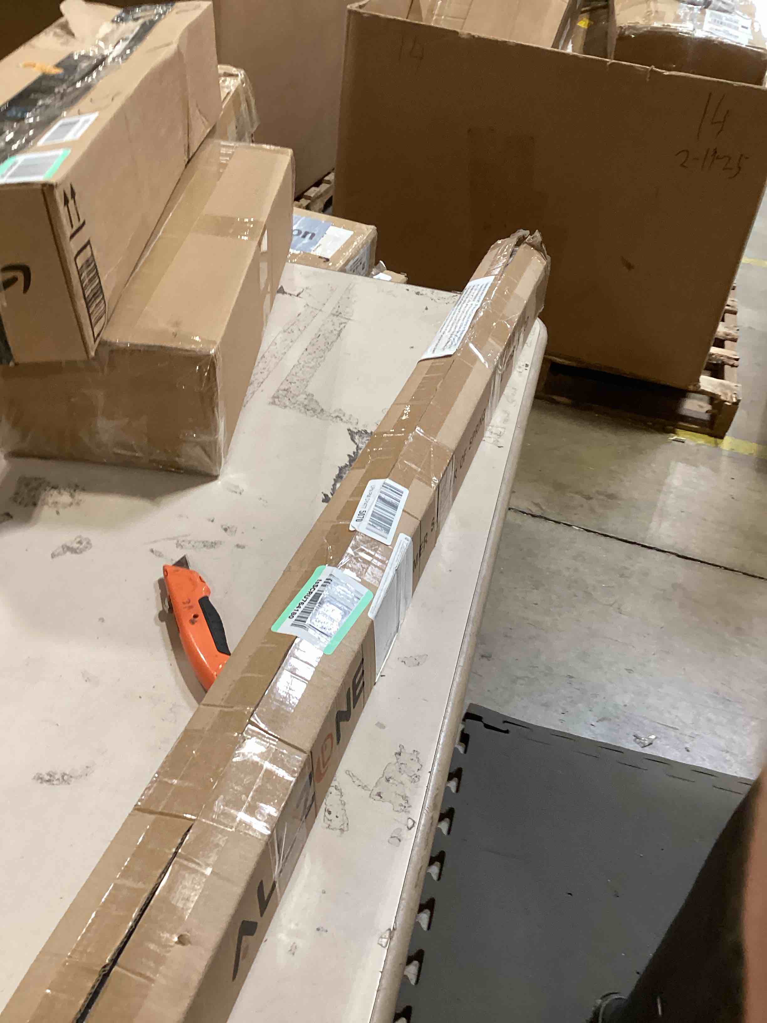 https://s3.amazonaws.com/lotting-images-prod/bidfta/GRA2584826_1748962491540.jpeg