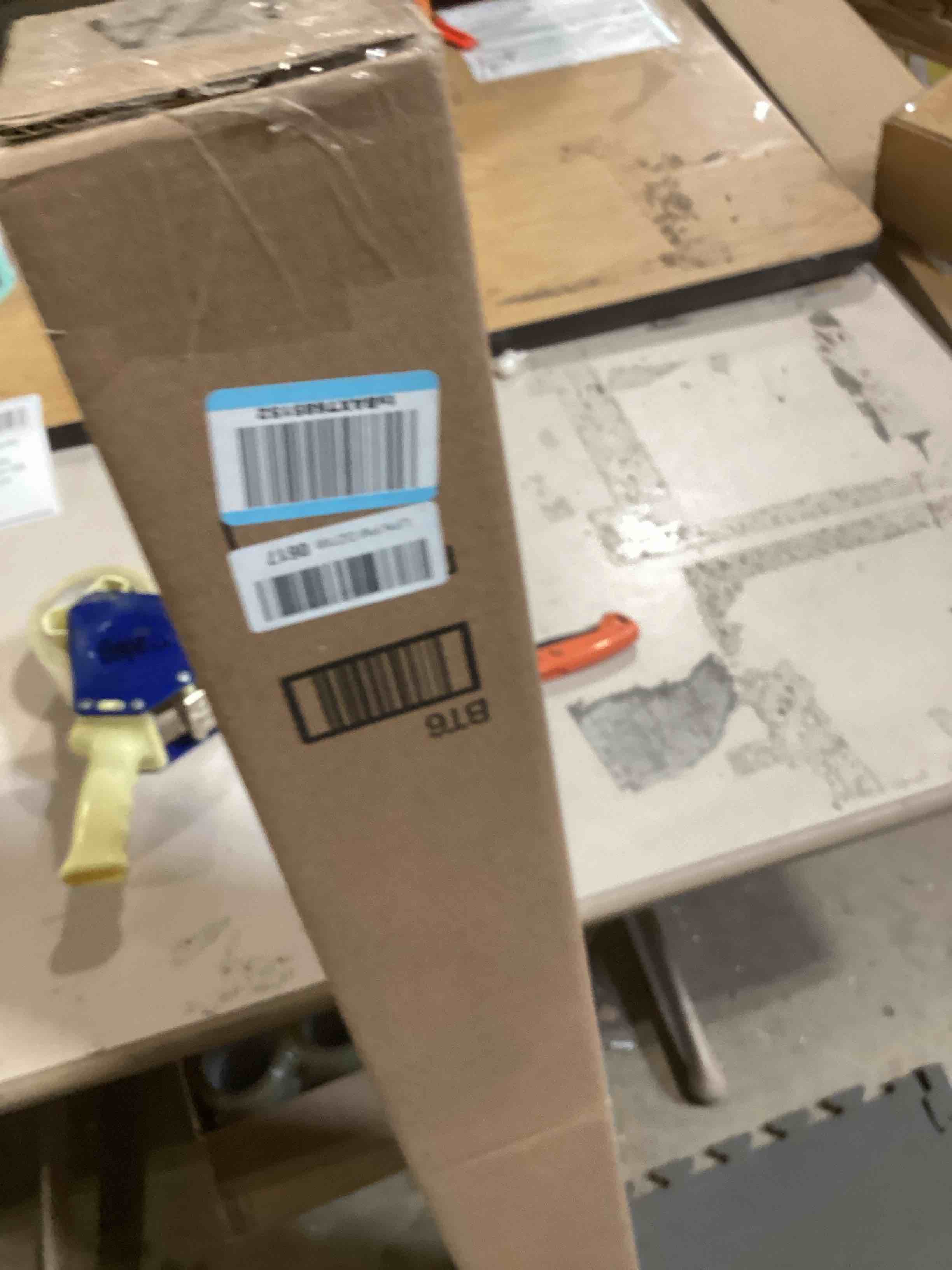 https://s3.amazonaws.com/lotting-images-prod/bidfta/GRA2584903_1748969470627.jpeg