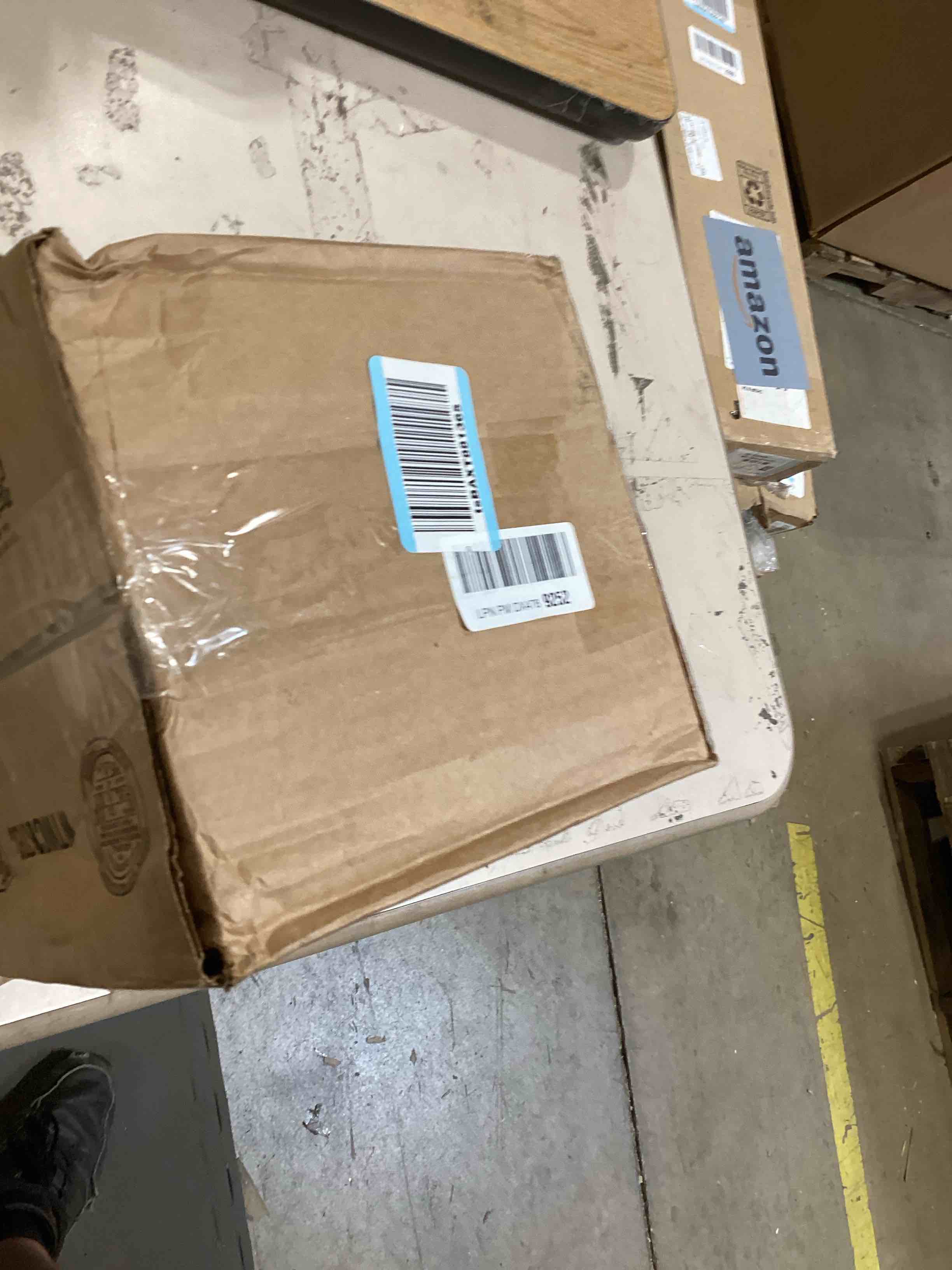 https://s3.amazonaws.com/lotting-images-prod/bidfta/GRA2585080_1749043506948.jpeg
