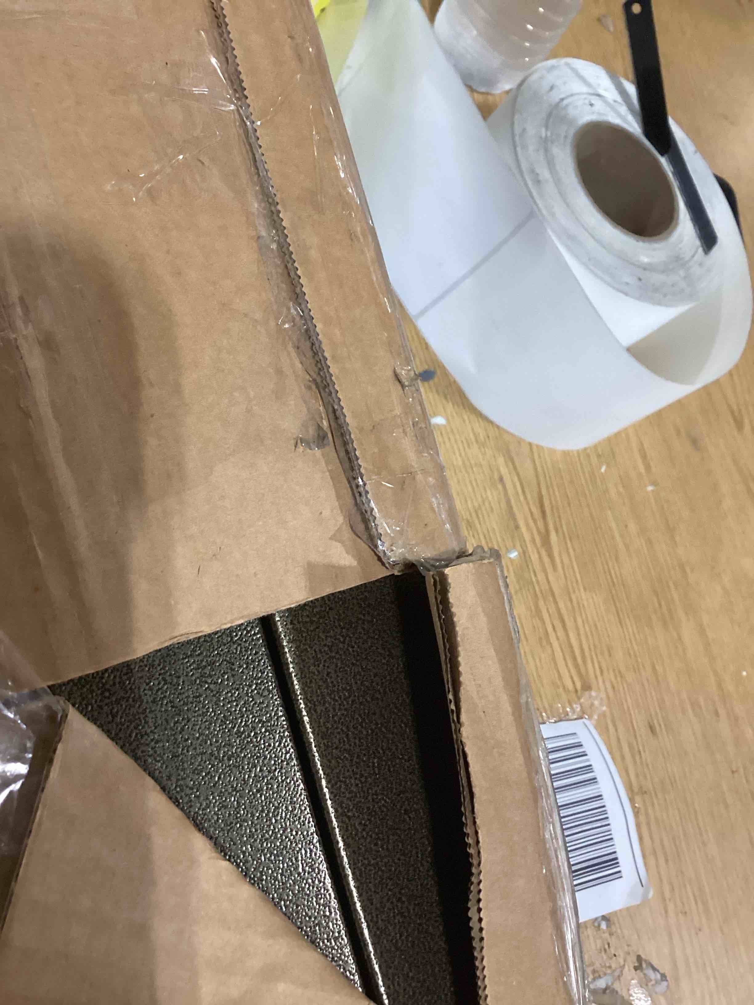 https://s3.amazonaws.com/lotting-images-prod/bidfta/GRA2585766_1749471567413.jpeg