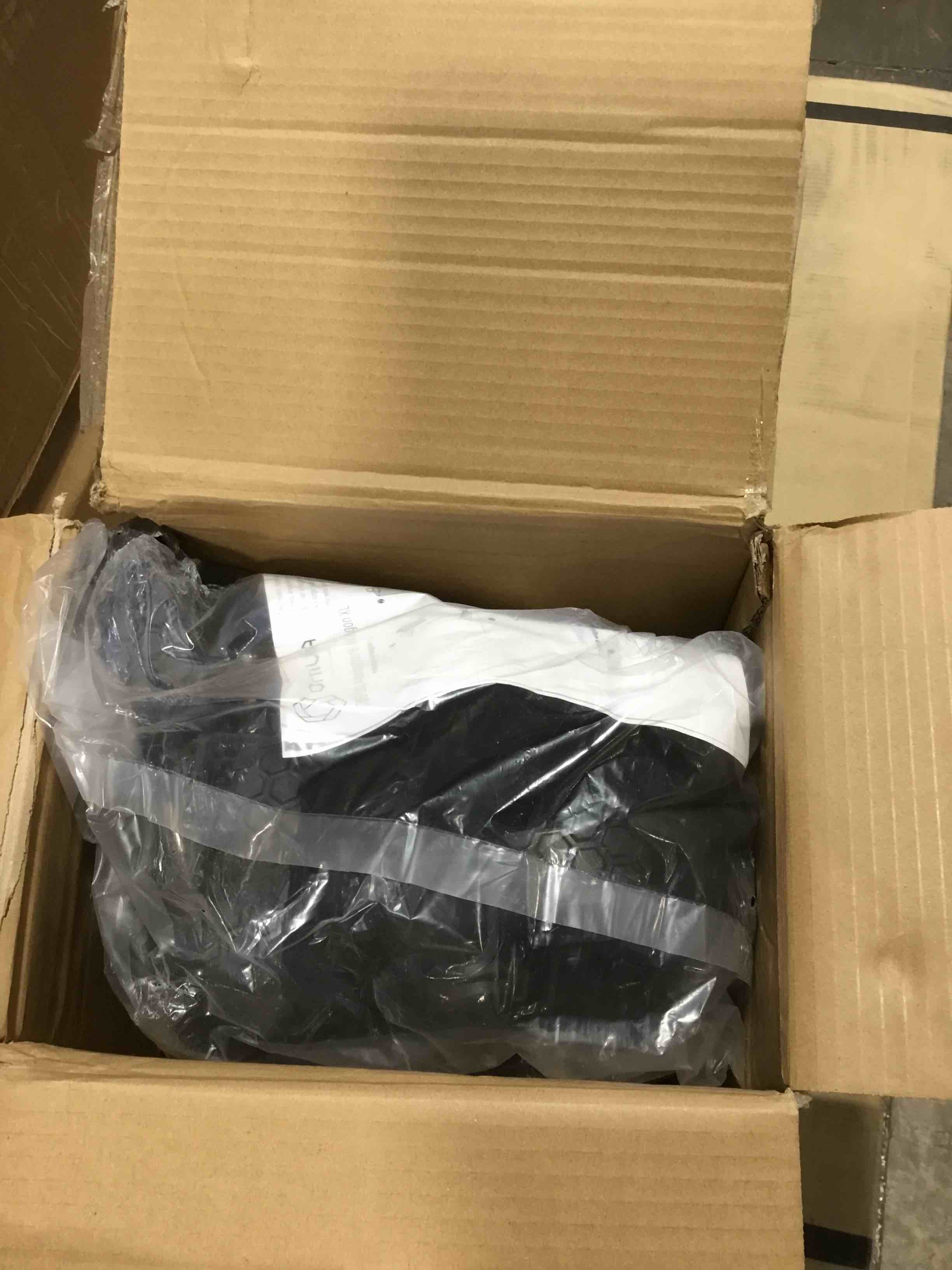 https://s3.amazonaws.com/lotting-images-prod/bidfta/GRA2587633_1749046969837.jpeg