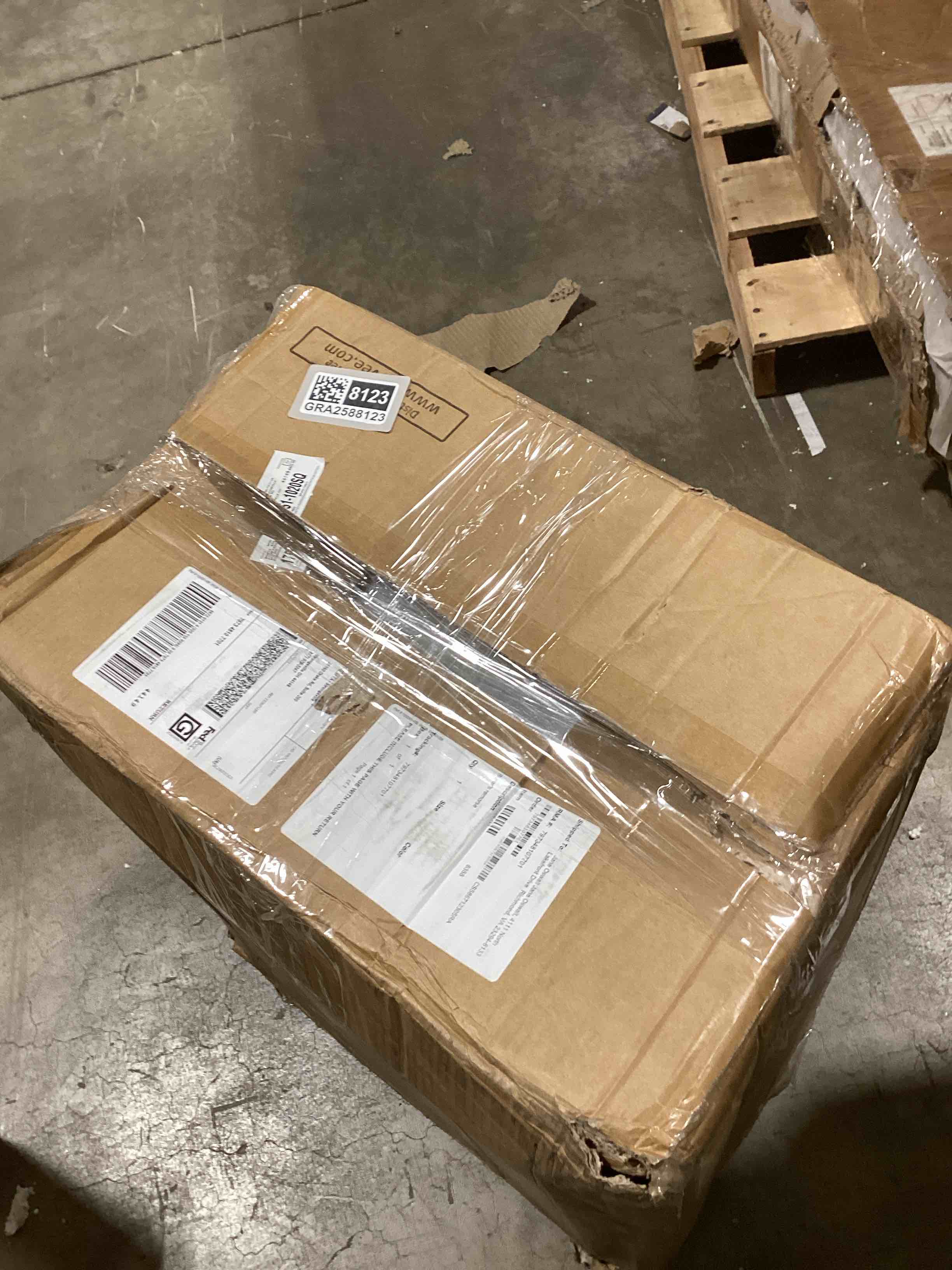 https://s3.amazonaws.com/lotting-images-prod/bidfta/GRA2588123_1749815382010.jpeg