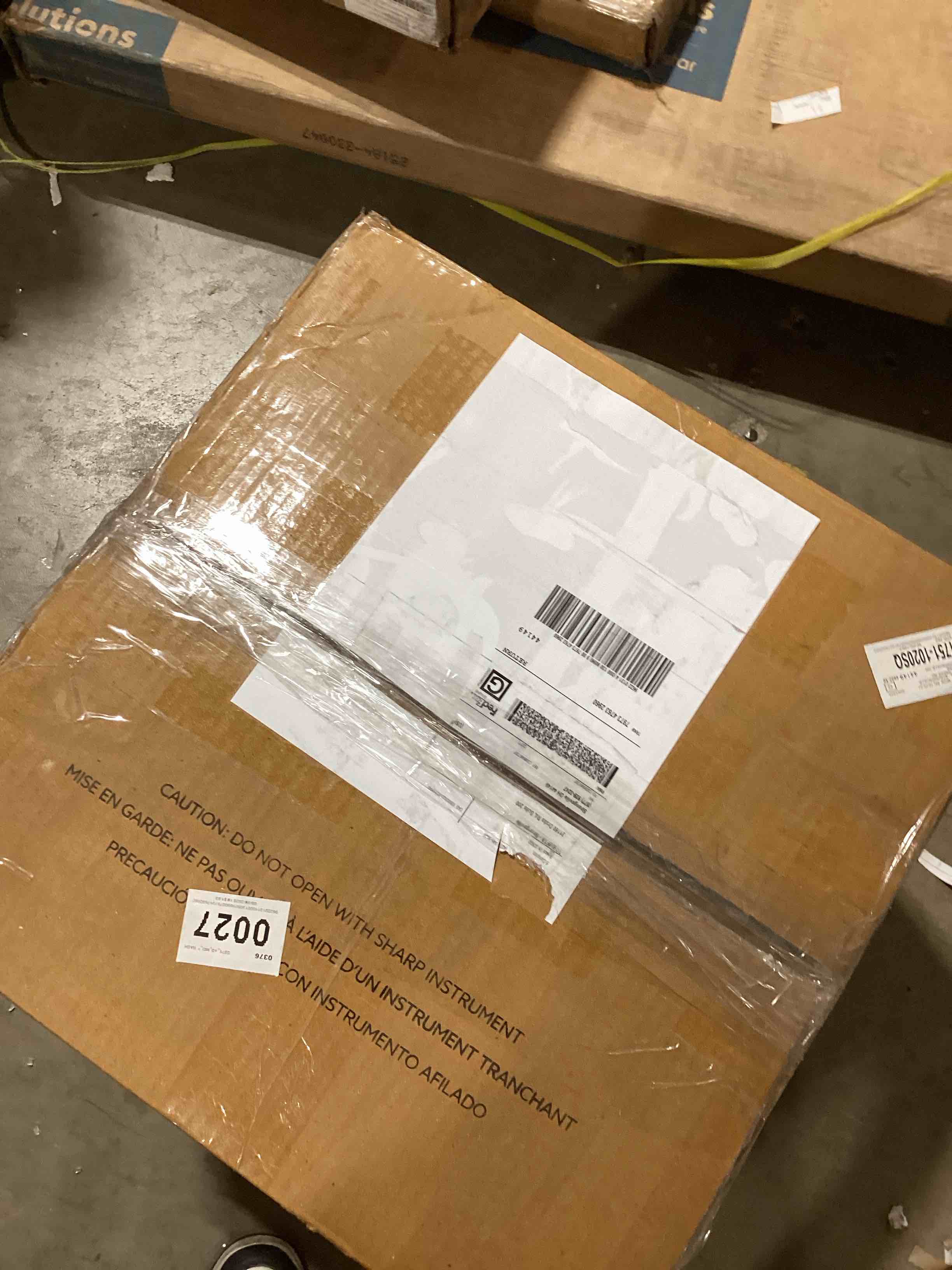 https://s3.amazonaws.com/lotting-images-prod/bidfta/GRA2588335_1750092202132.jpeg
