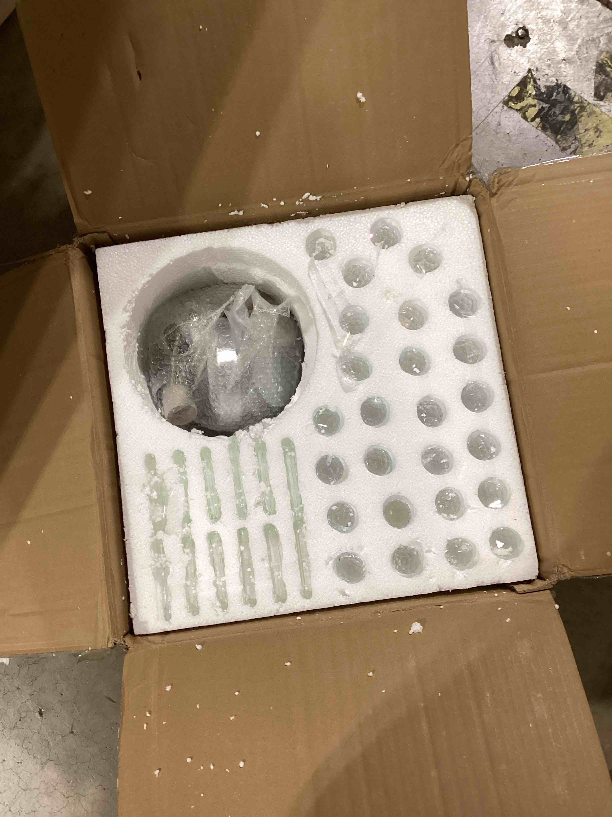 https://s3.amazonaws.com/lotting-images-prod/bidfta/GRA2588426_1750247518506.jpeg