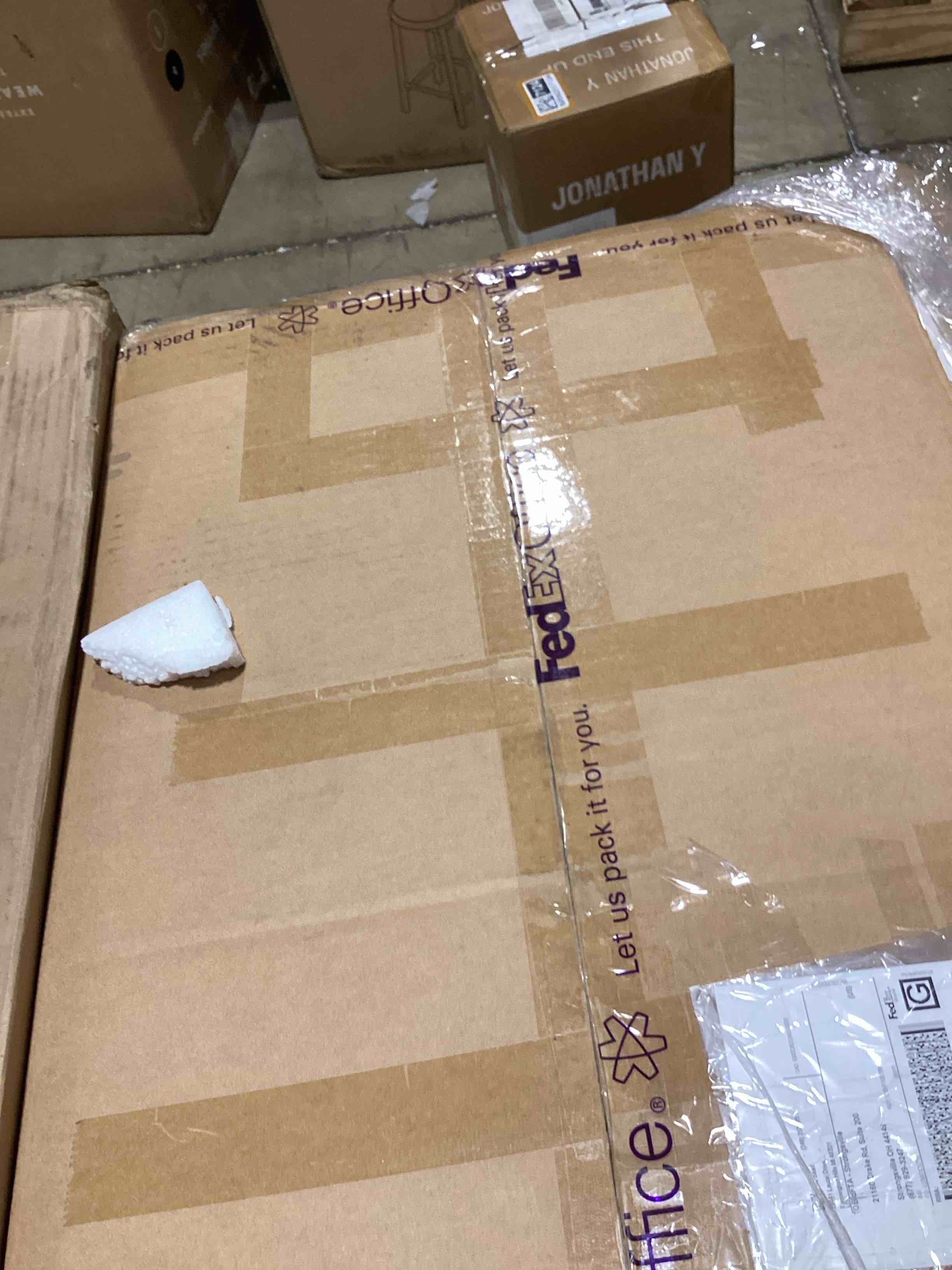 https://s3.amazonaws.com/lotting-images-prod/bidfta/GRA2588547_1750339816907.jpeg
