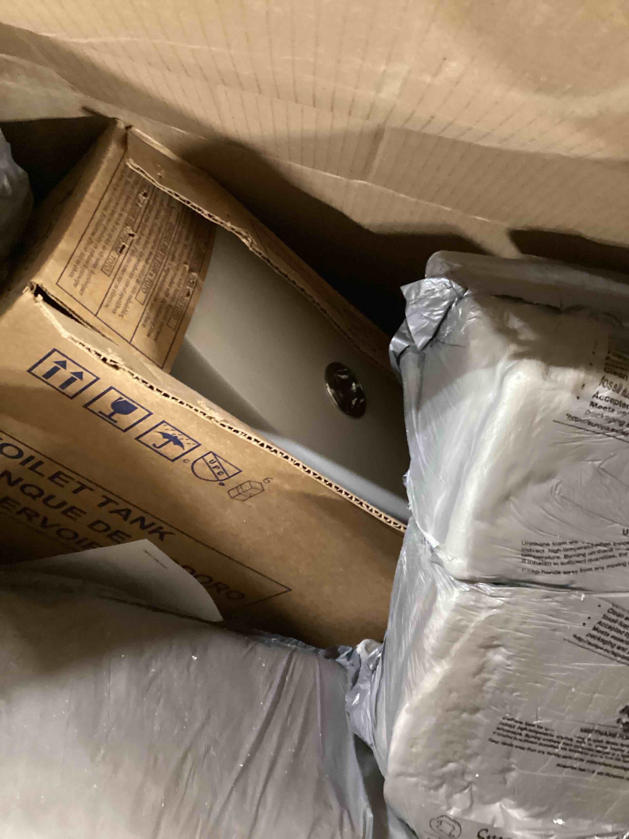 https://s3.amazonaws.com/lotting-images-prod/bidfta/GRA2588709_1750427851951.jpeg
