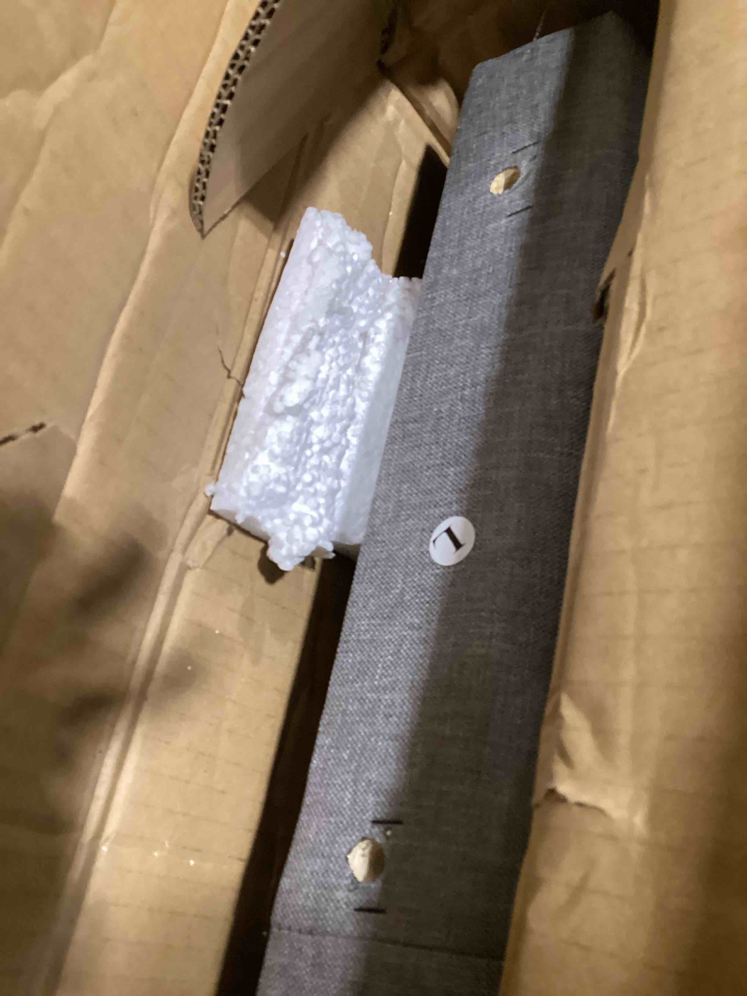 https://s3.amazonaws.com/lotting-images-prod/bidfta/GRA2588797_1750446133855.jpeg