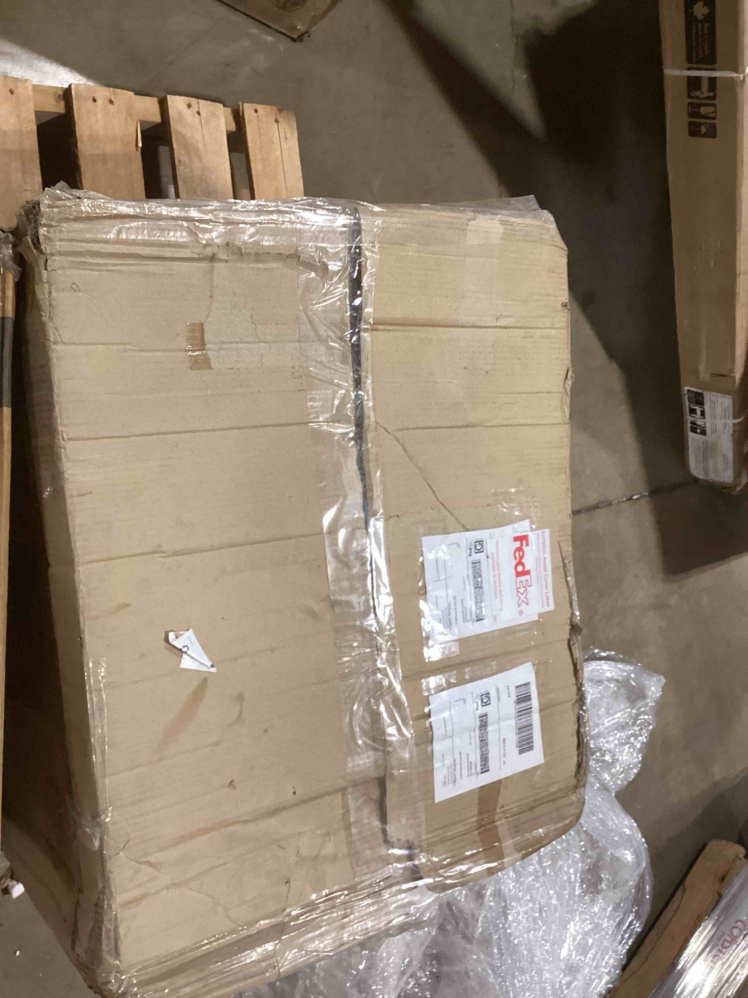 https://s3.amazonaws.com/lotting-images-prod/bidfta/GRA2588945_1750704618081.jpeg