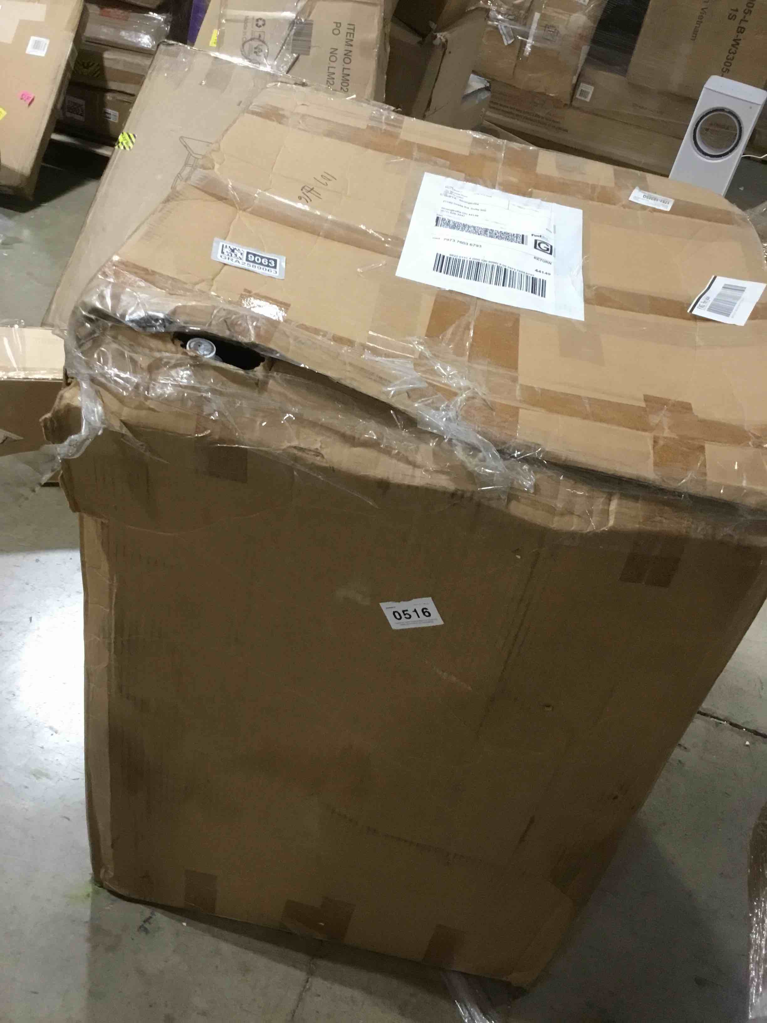 https://s3.amazonaws.com/lotting-images-prod/bidfta/GRA2589063_1750850854208.jpeg