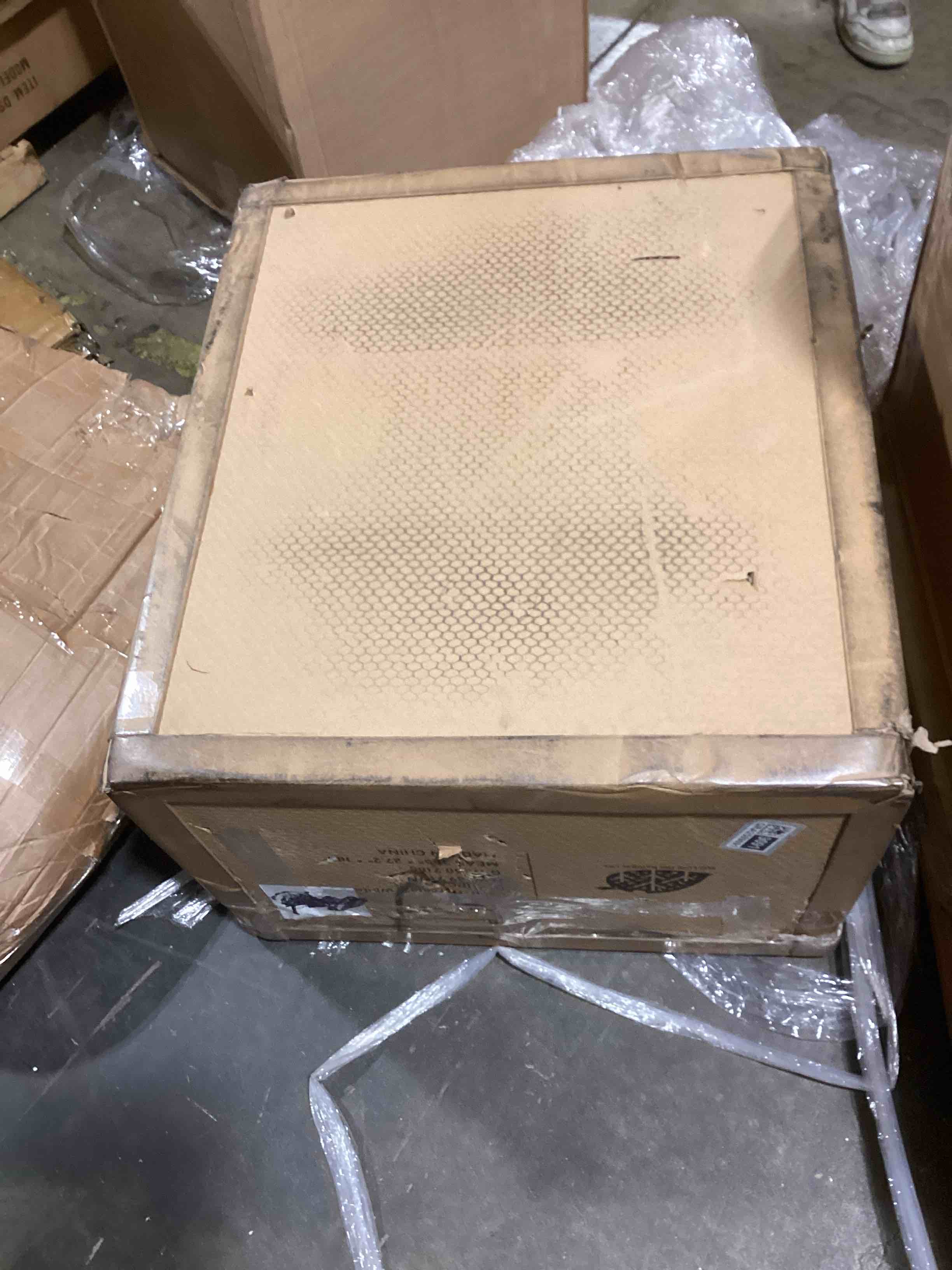 https://s3.amazonaws.com/lotting-images-prod/bidfta/GRA2589091_1750853296106.jpeg