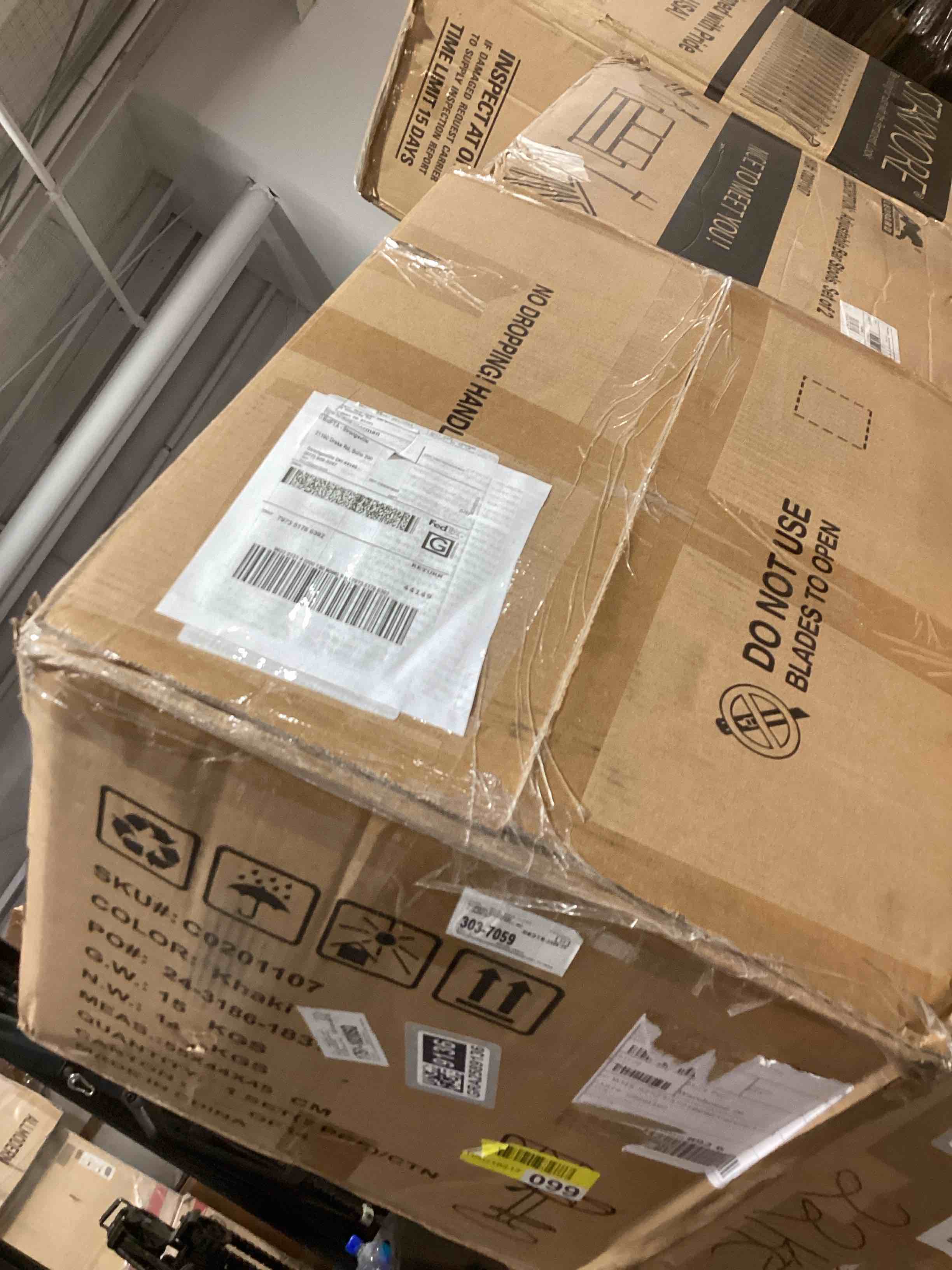 https://s3.amazonaws.com/lotting-images-prod/bidfta/GRA2589136_1750863198129.jpeg