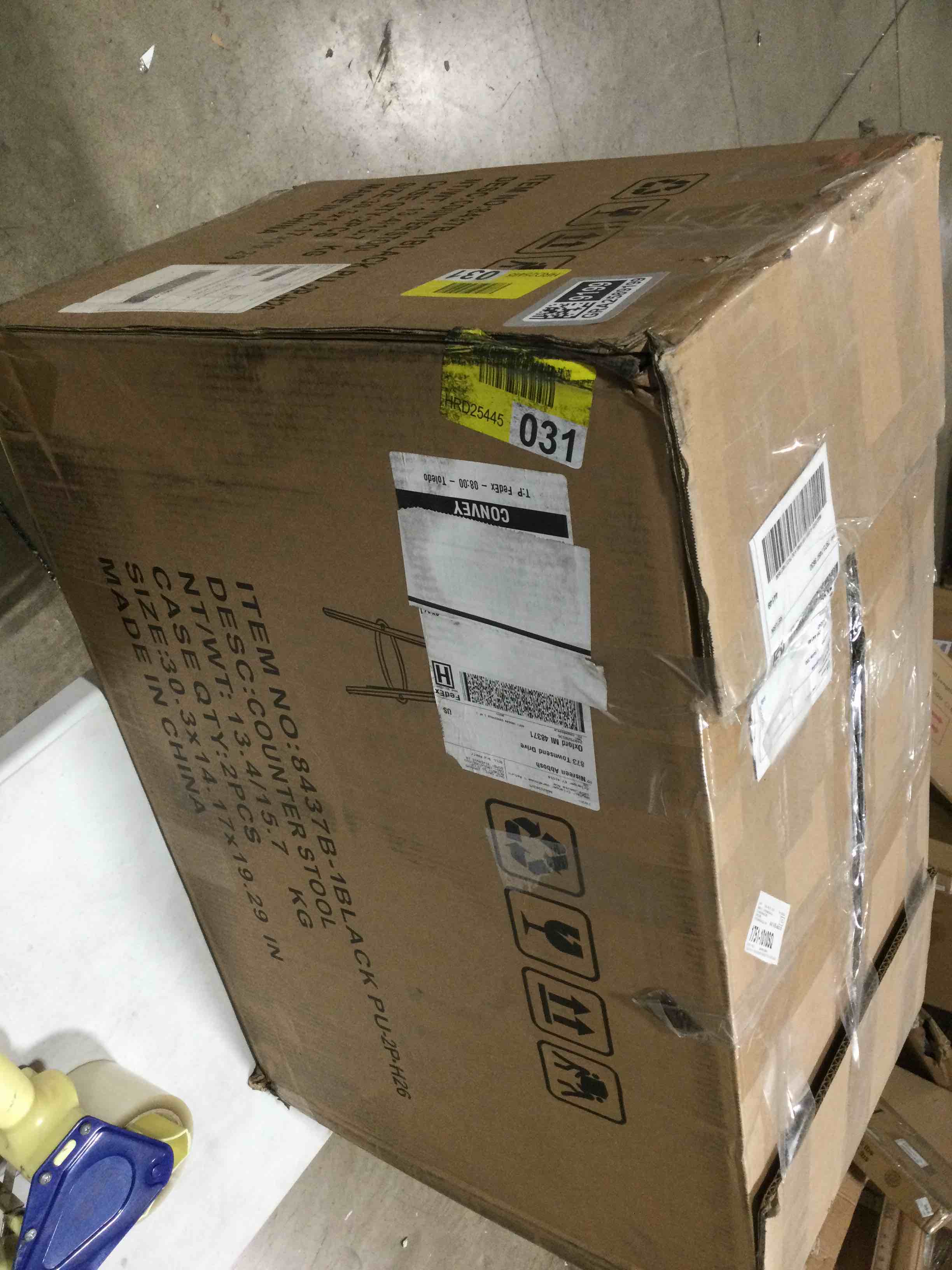 https://s3.amazonaws.com/lotting-images-prod/bidfta/GRA2589199_1750937541039.jpeg