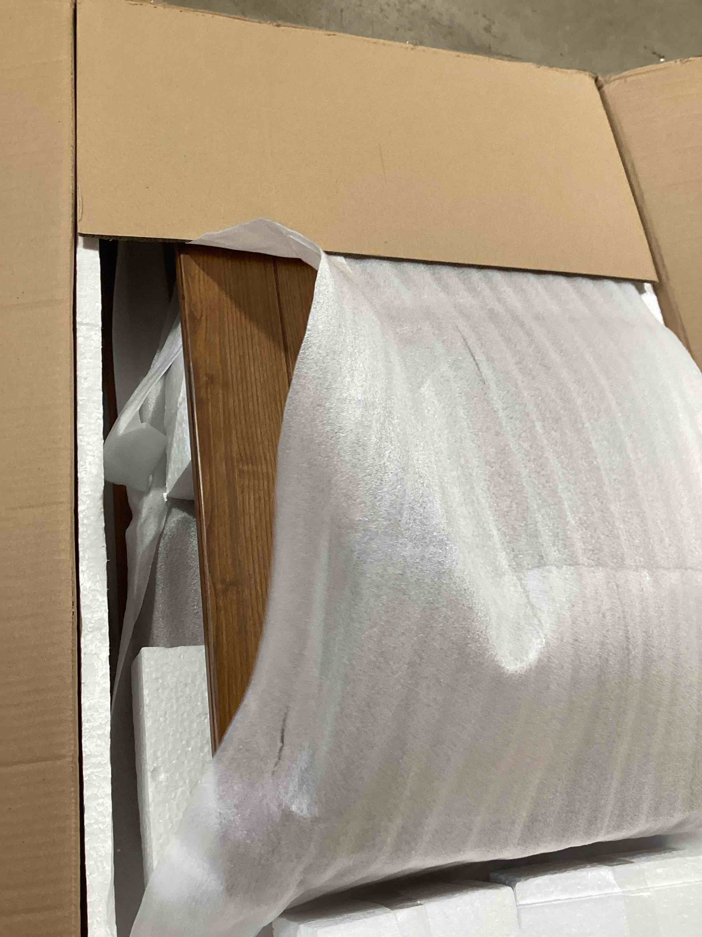 https://s3.amazonaws.com/lotting-images-prod/bidfta/GRA2589245_1750949017098.jpeg