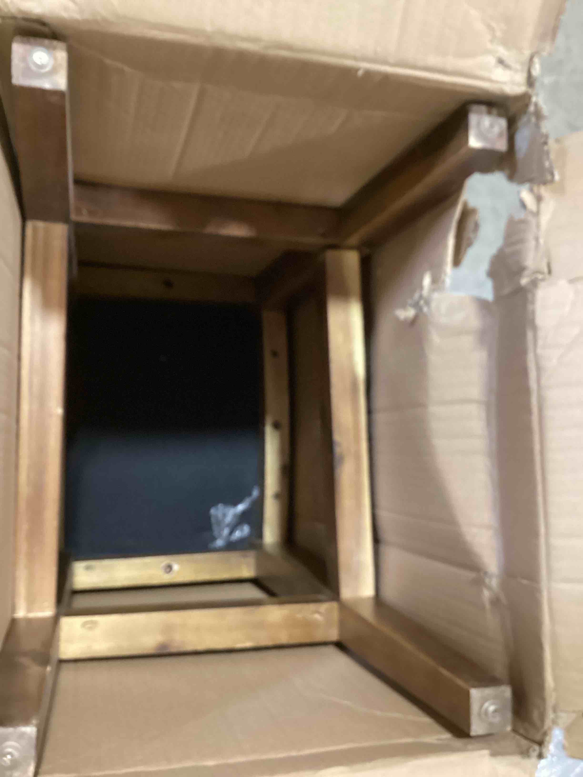 https://s3.amazonaws.com/lotting-images-prod/bidfta/GRA2589662_1751477277921.jpeg