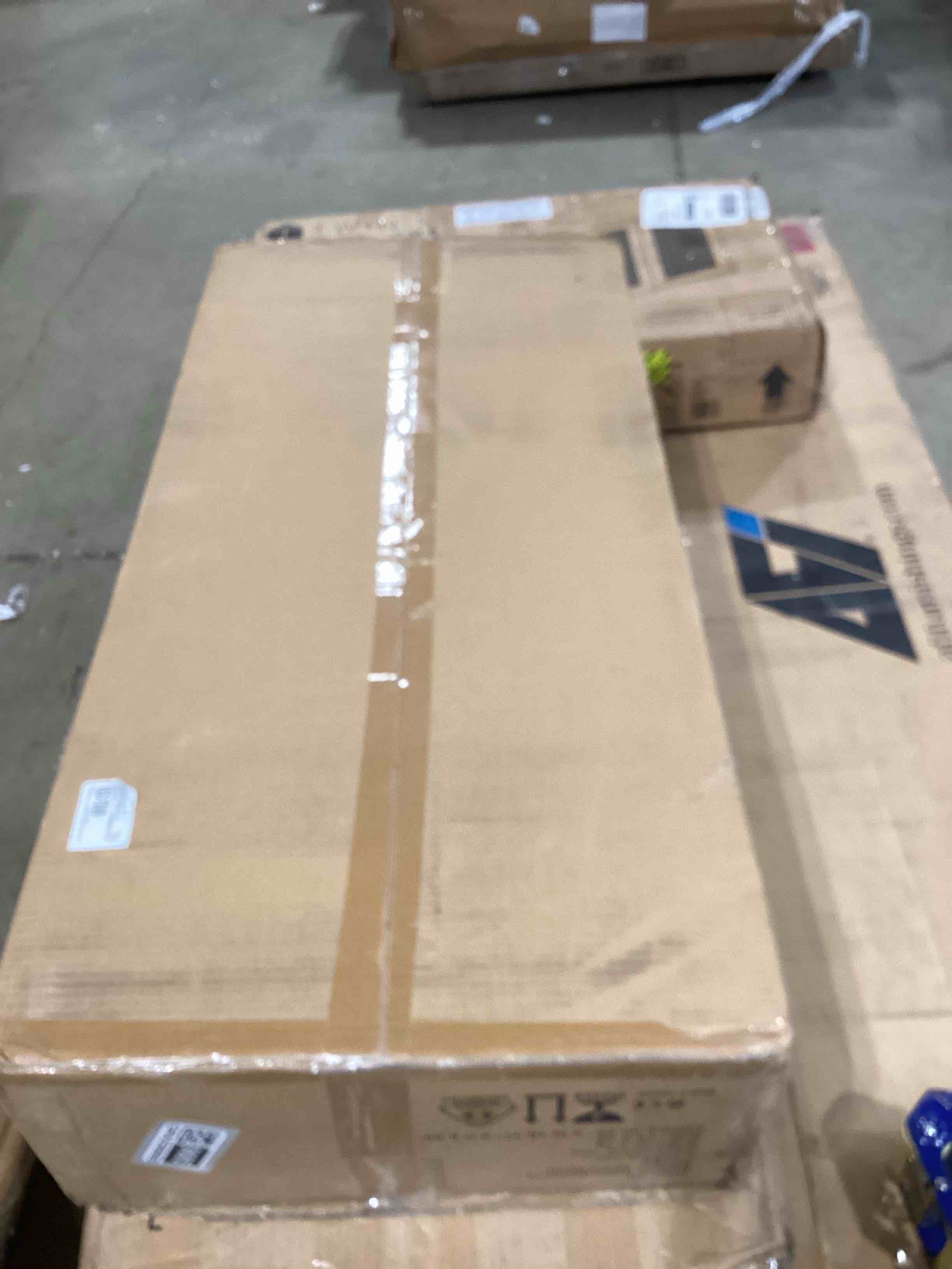 https://s3.amazonaws.com/lotting-images-prod/bidfta/GRA2589685_1751482866908.jpeg