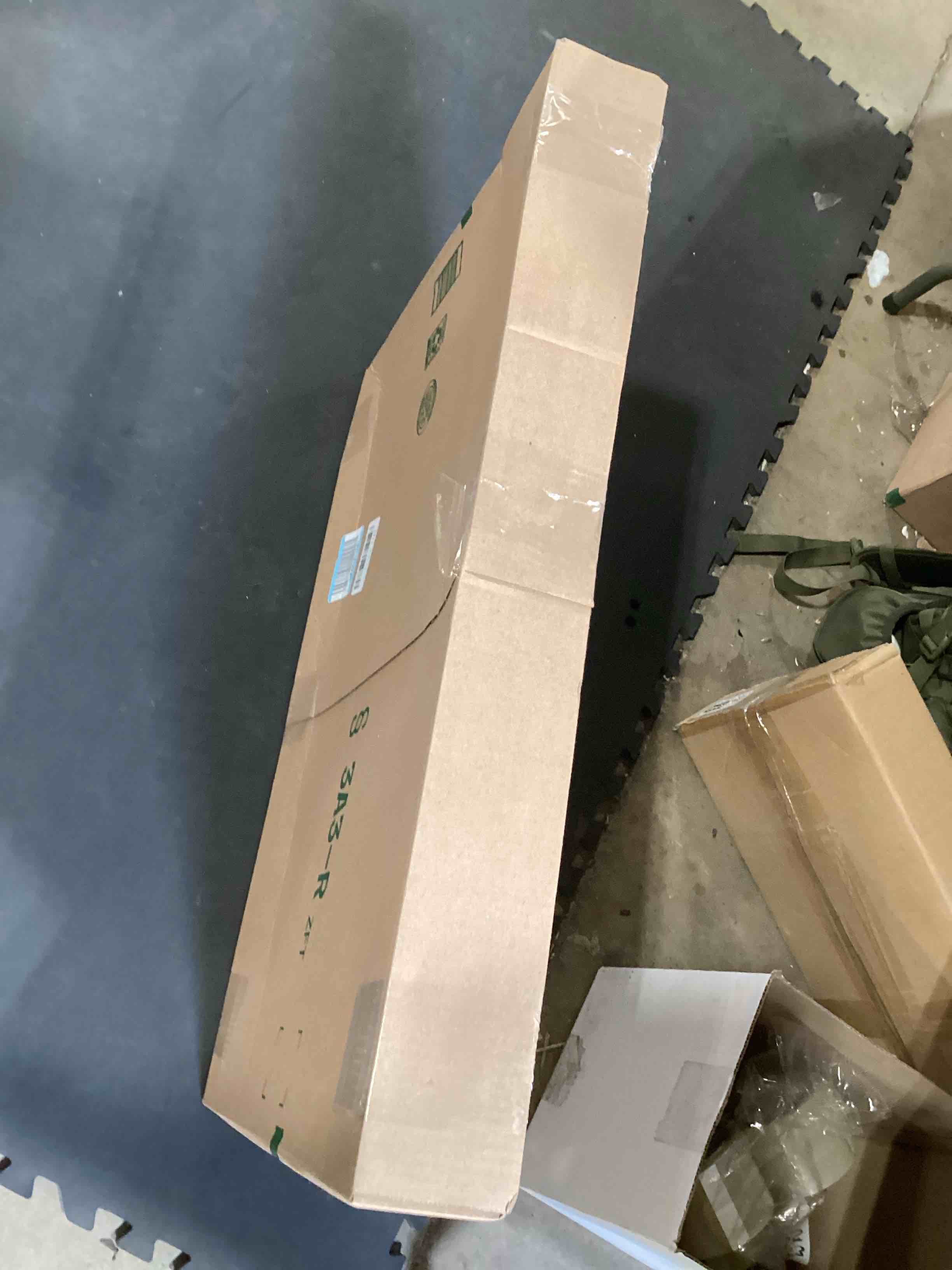 https://s3.amazonaws.com/lotting-images-prod/bidfta/GRA2590122_1750688965629.jpeg
