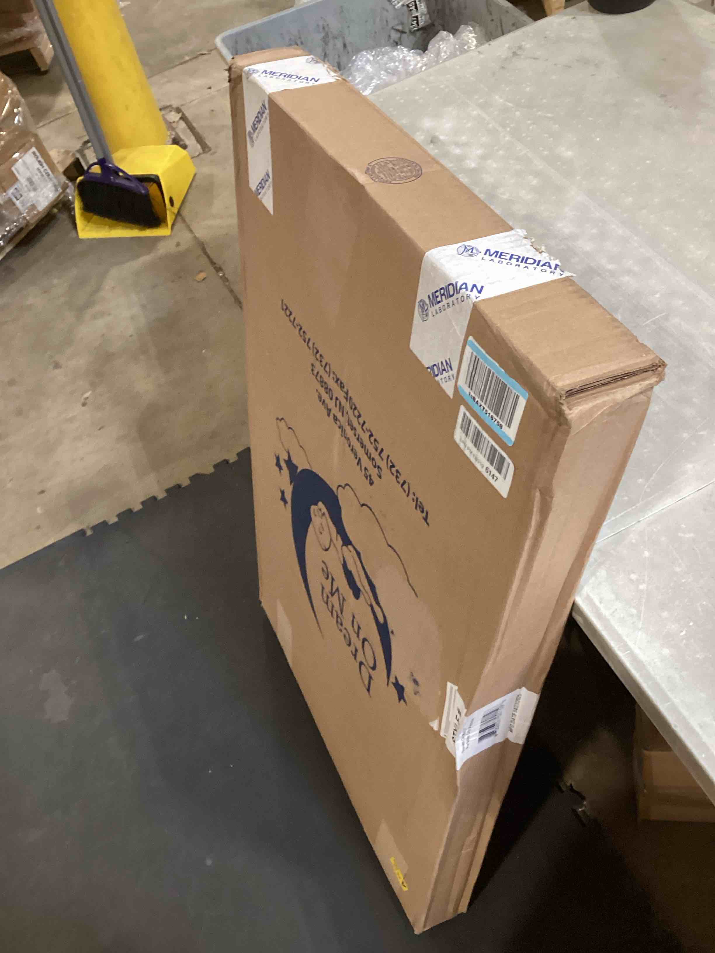 https://s3.amazonaws.com/lotting-images-prod/bidfta/GRA2590147_1750691637551.jpeg
