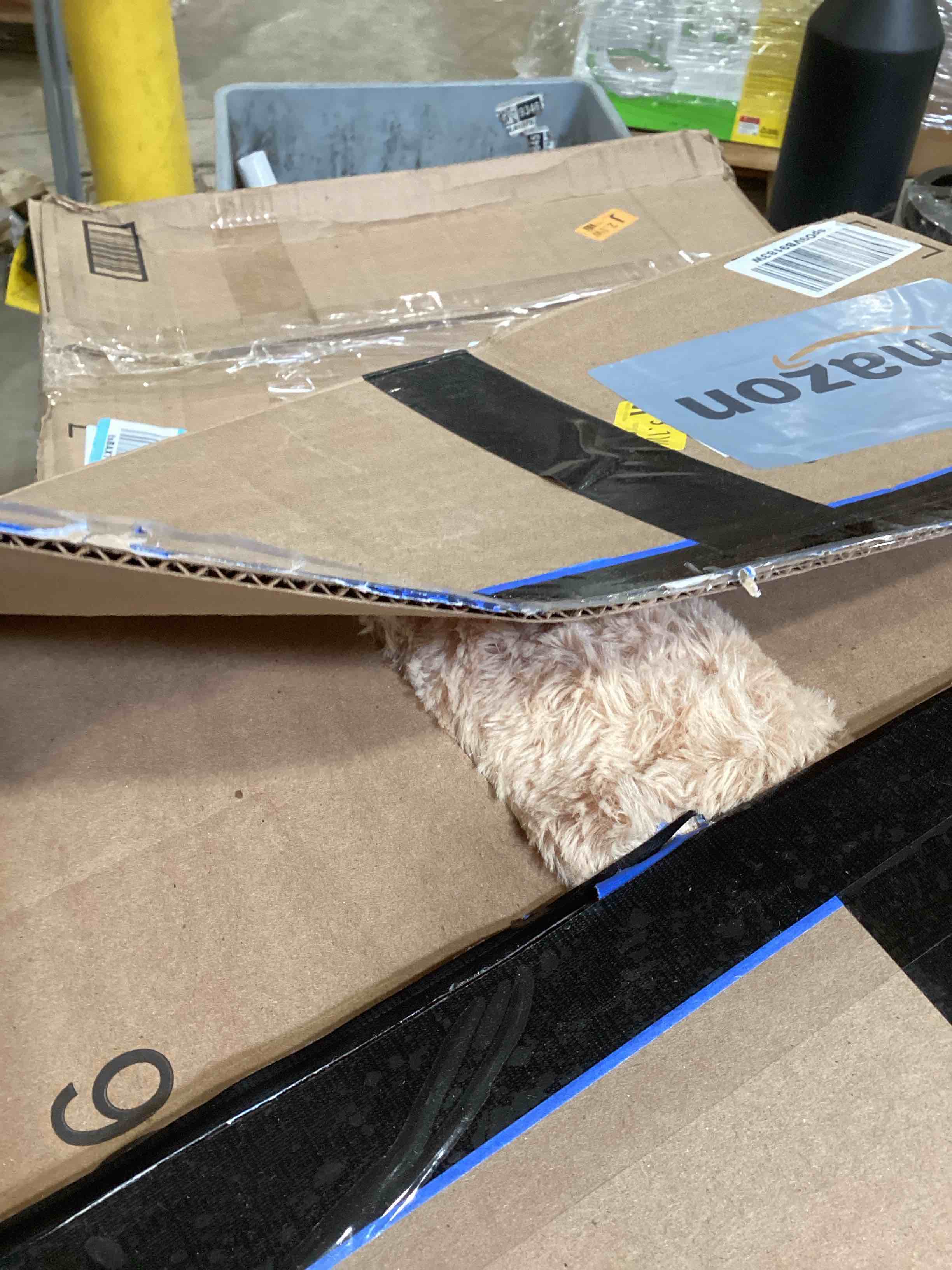 https://s3.amazonaws.com/lotting-images-prod/bidfta/GRA2590162_1750695254812.jpeg
