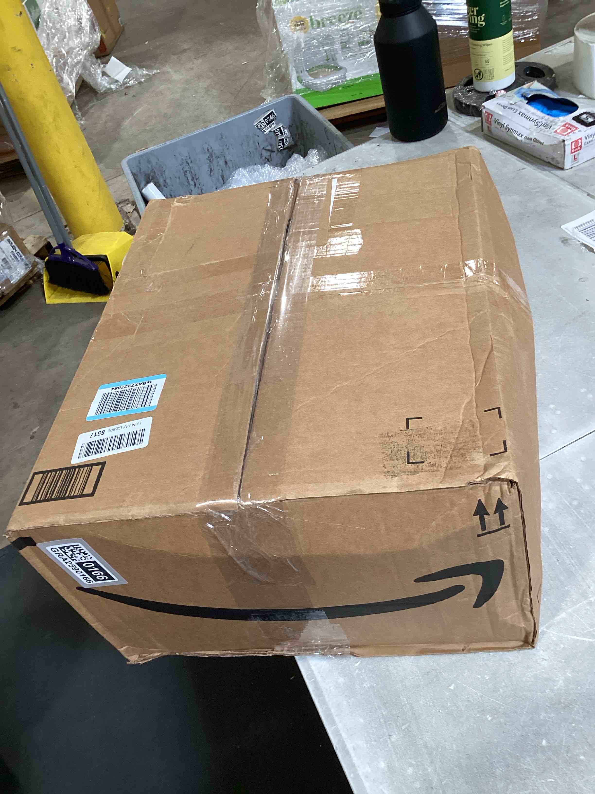 https://s3.amazonaws.com/lotting-images-prod/bidfta/GRA2590166_1750695753489.jpeg