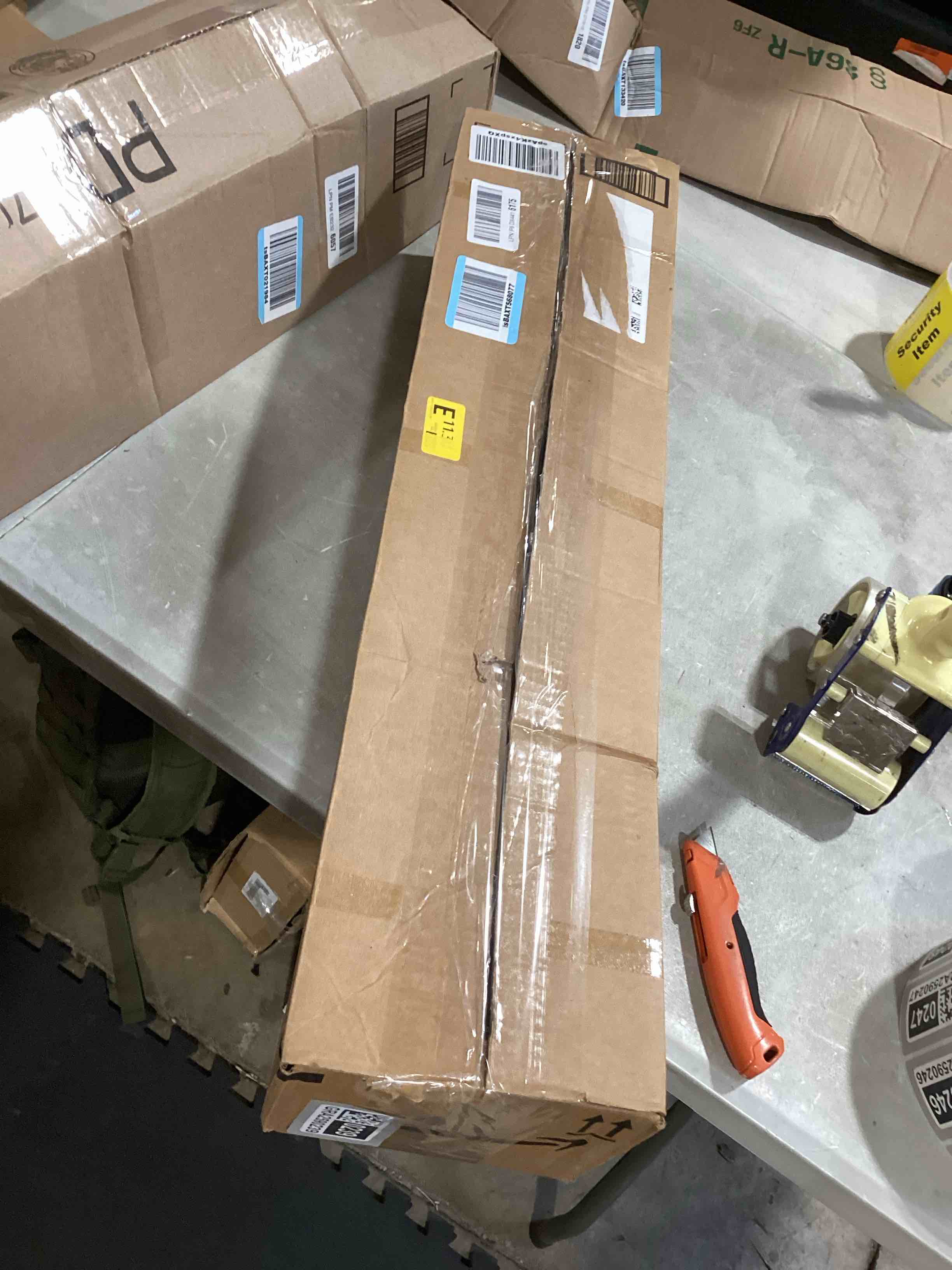 https://s3.amazonaws.com/lotting-images-prod/bidfta/GRA2590239_1750764322642.jpeg