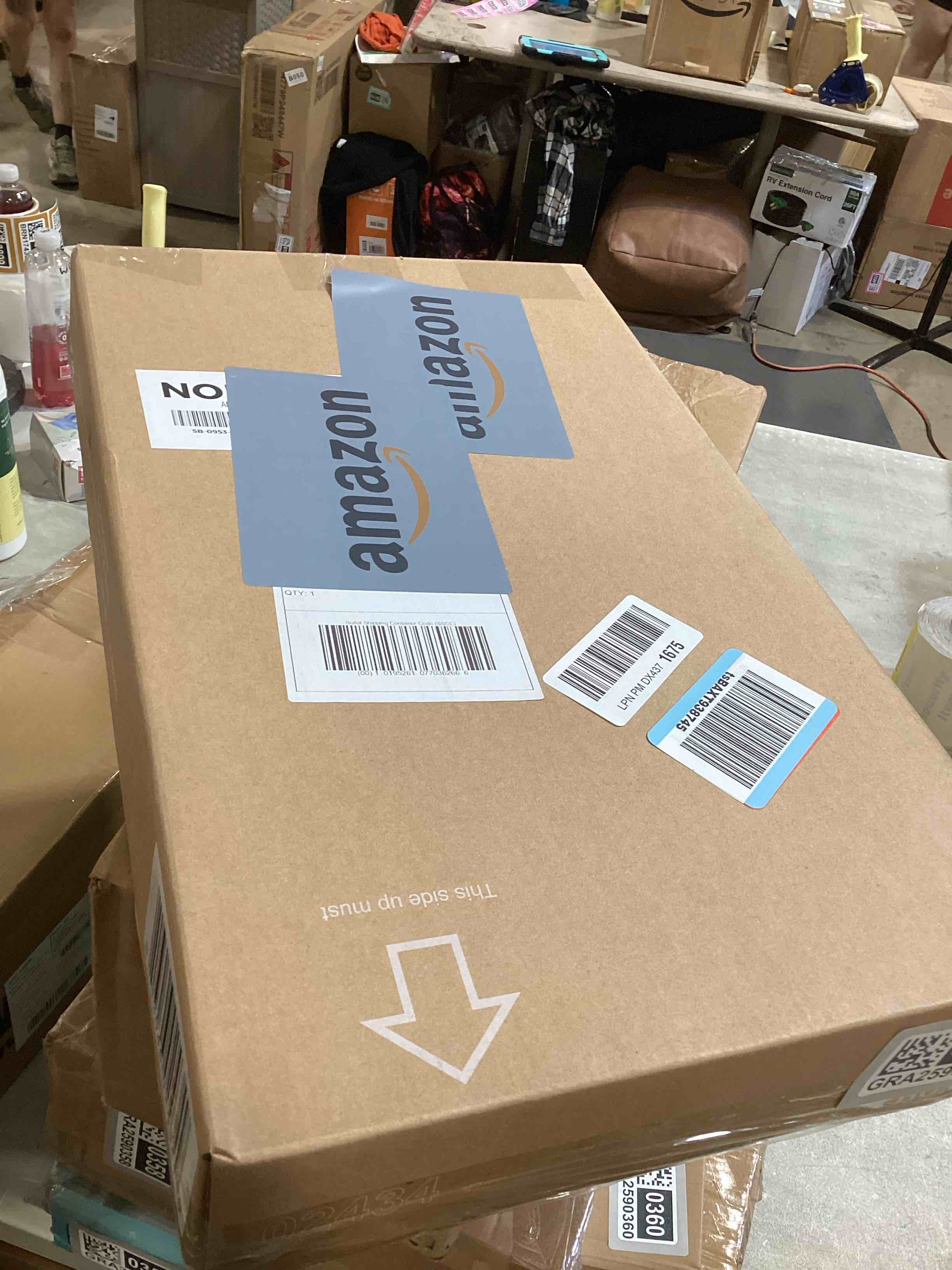 https://s3.amazonaws.com/lotting-images-prod/bidfta/GRA2590356_1750775597661.jpeg