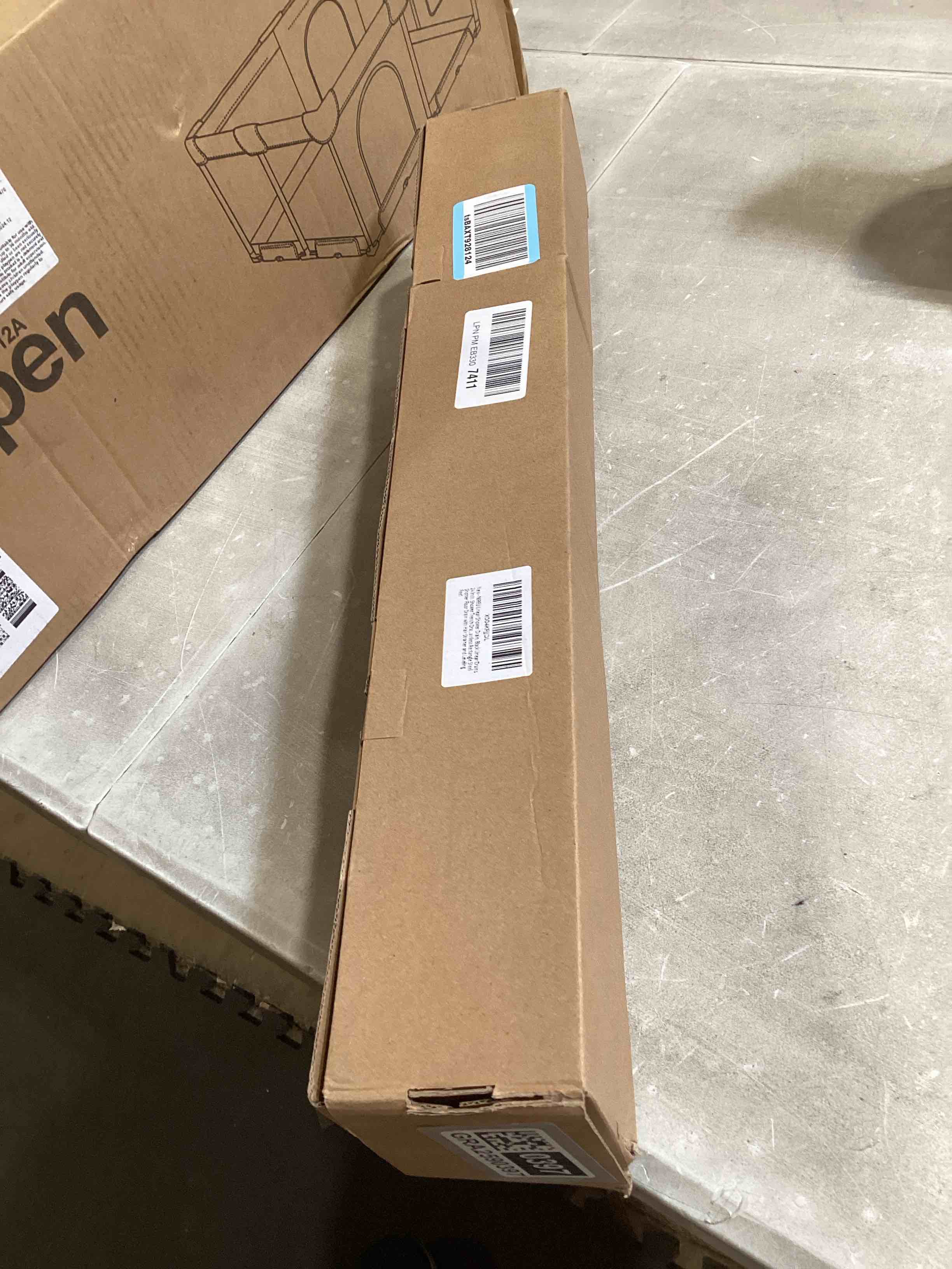 https://s3.amazonaws.com/lotting-images-prod/bidfta/GRA2590397_1750783217325.jpeg