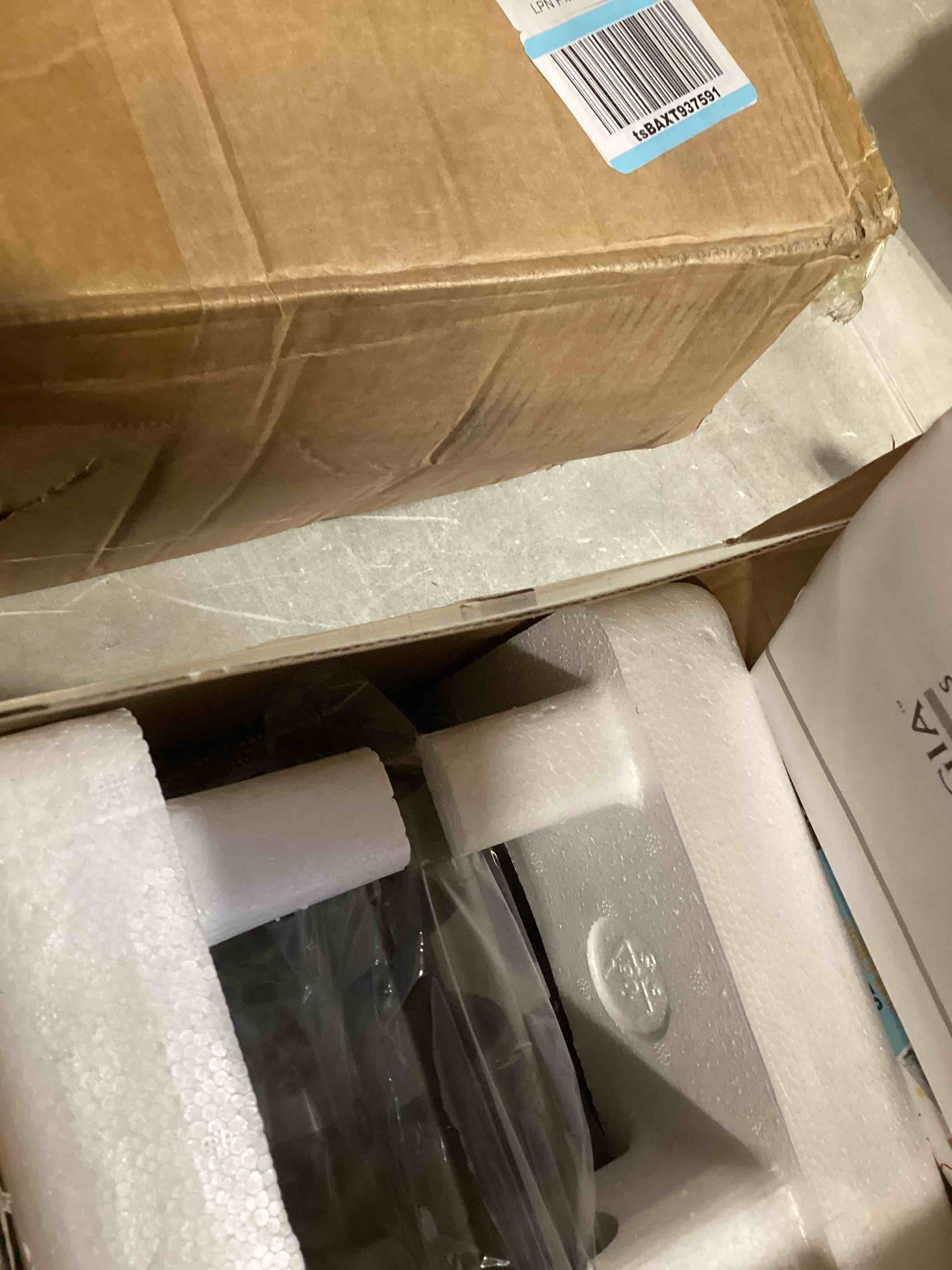 https://s3.amazonaws.com/lotting-images-prod/bidfta/GRA2590491_1750851135295.jpeg
