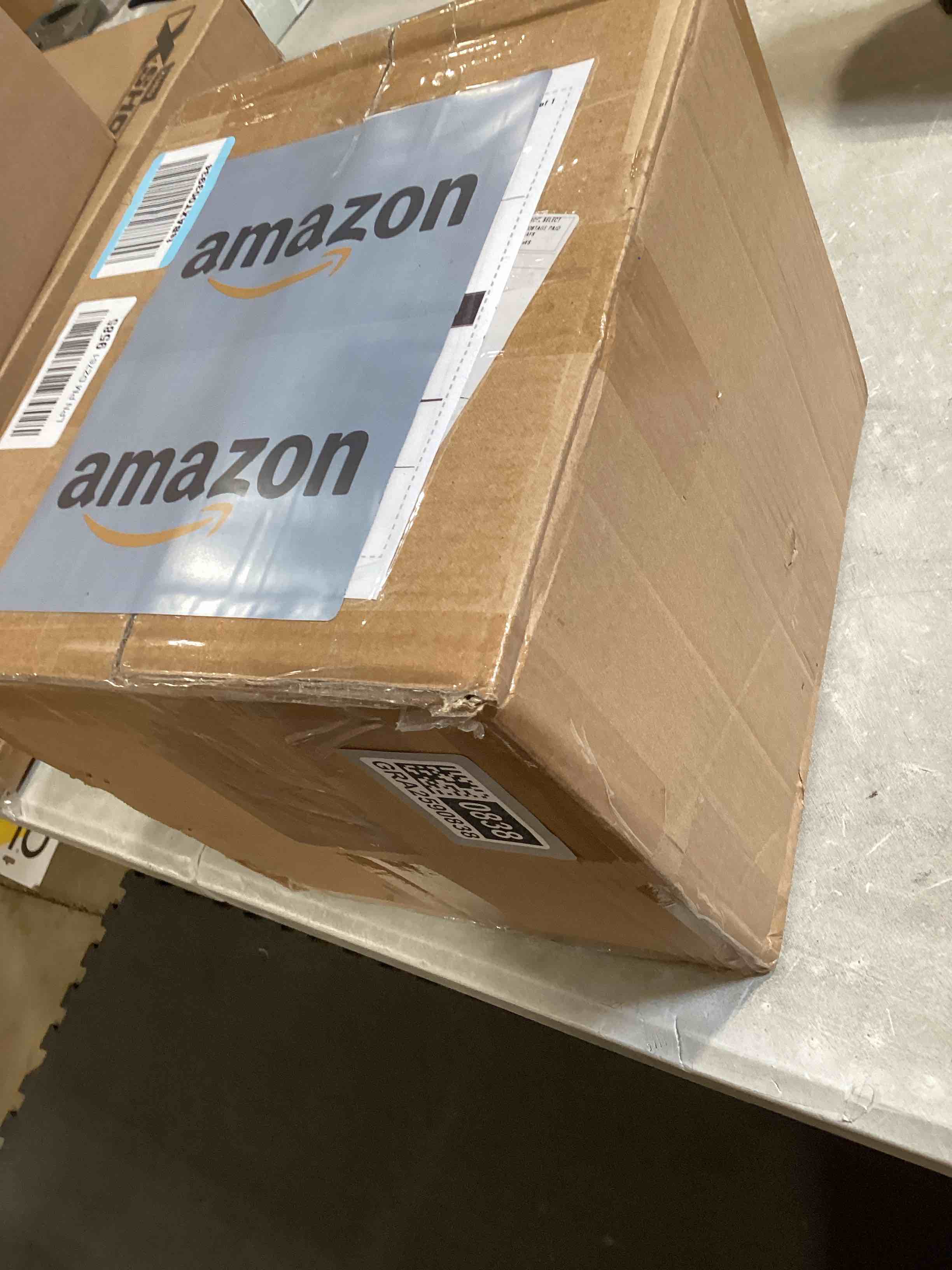 https://s3.amazonaws.com/lotting-images-prod/bidfta/GRA2590838_1750952477415.jpeg