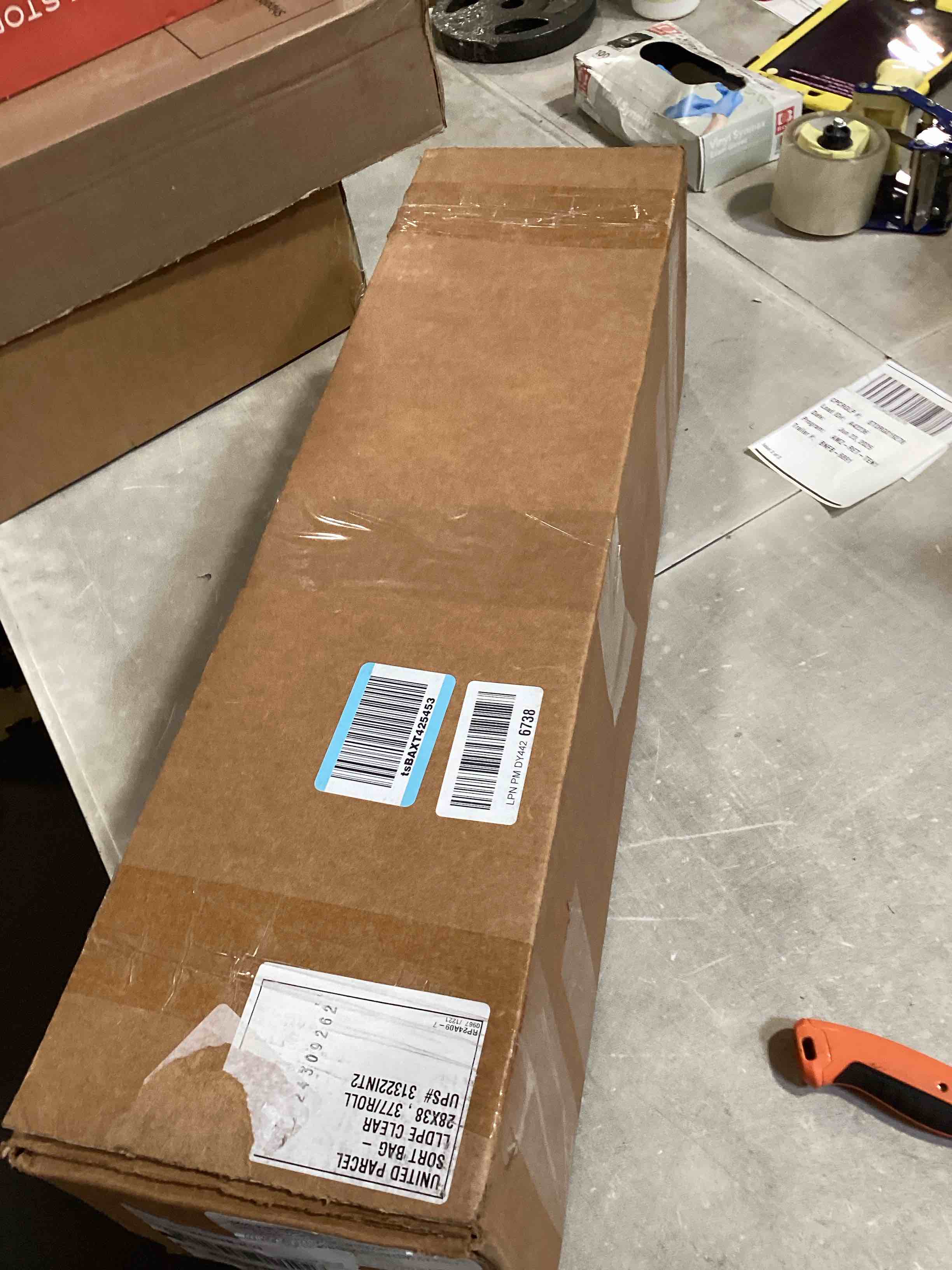 https://s3.amazonaws.com/lotting-images-prod/bidfta/GRA2590993_1751032330914.jpeg