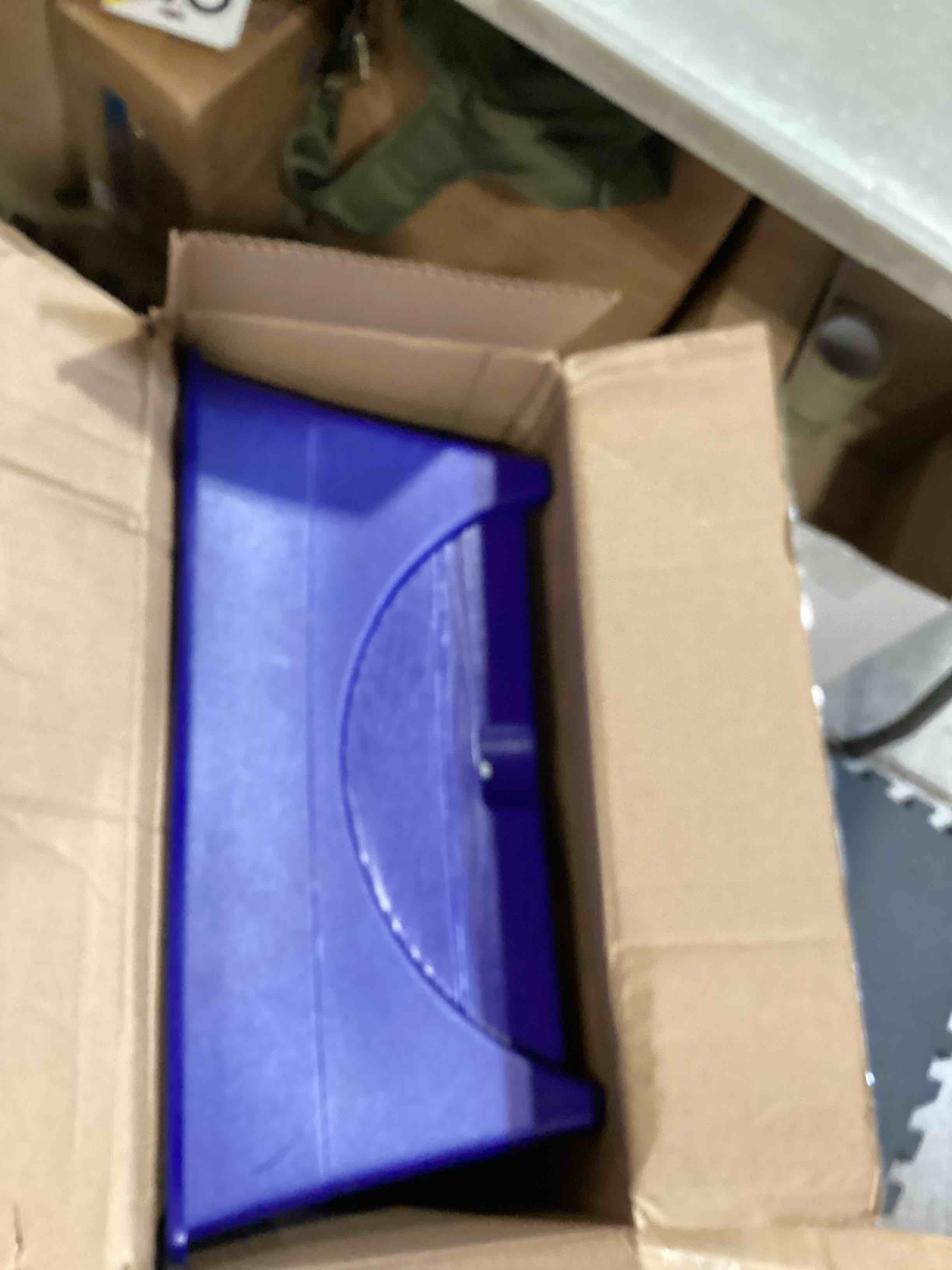 https://s3.amazonaws.com/lotting-images-prod/bidfta/GRA2591004_1751033313400.jpeg