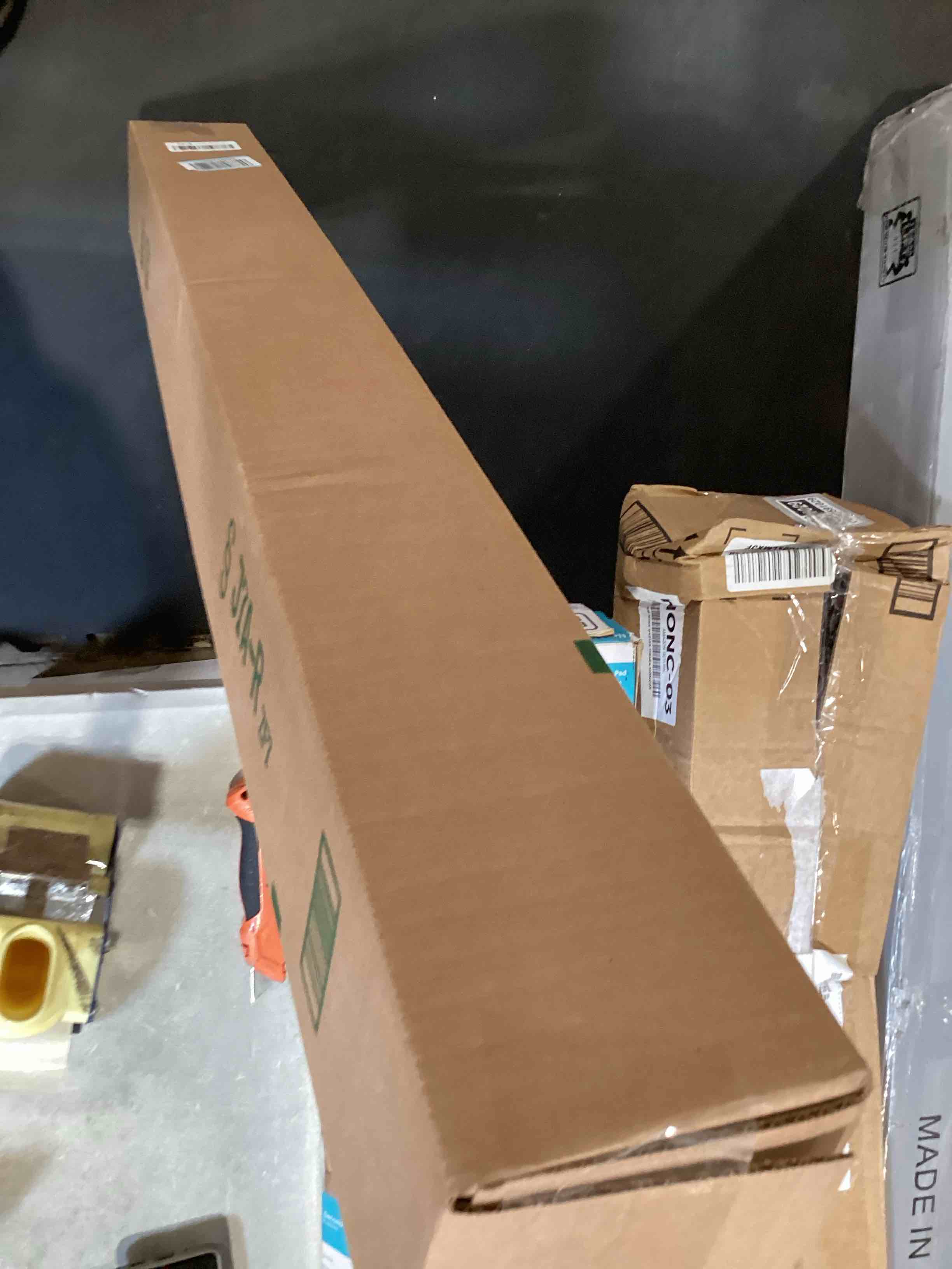 https://s3.amazonaws.com/lotting-images-prod/bidfta/GRA2591027_1751035323700.jpeg