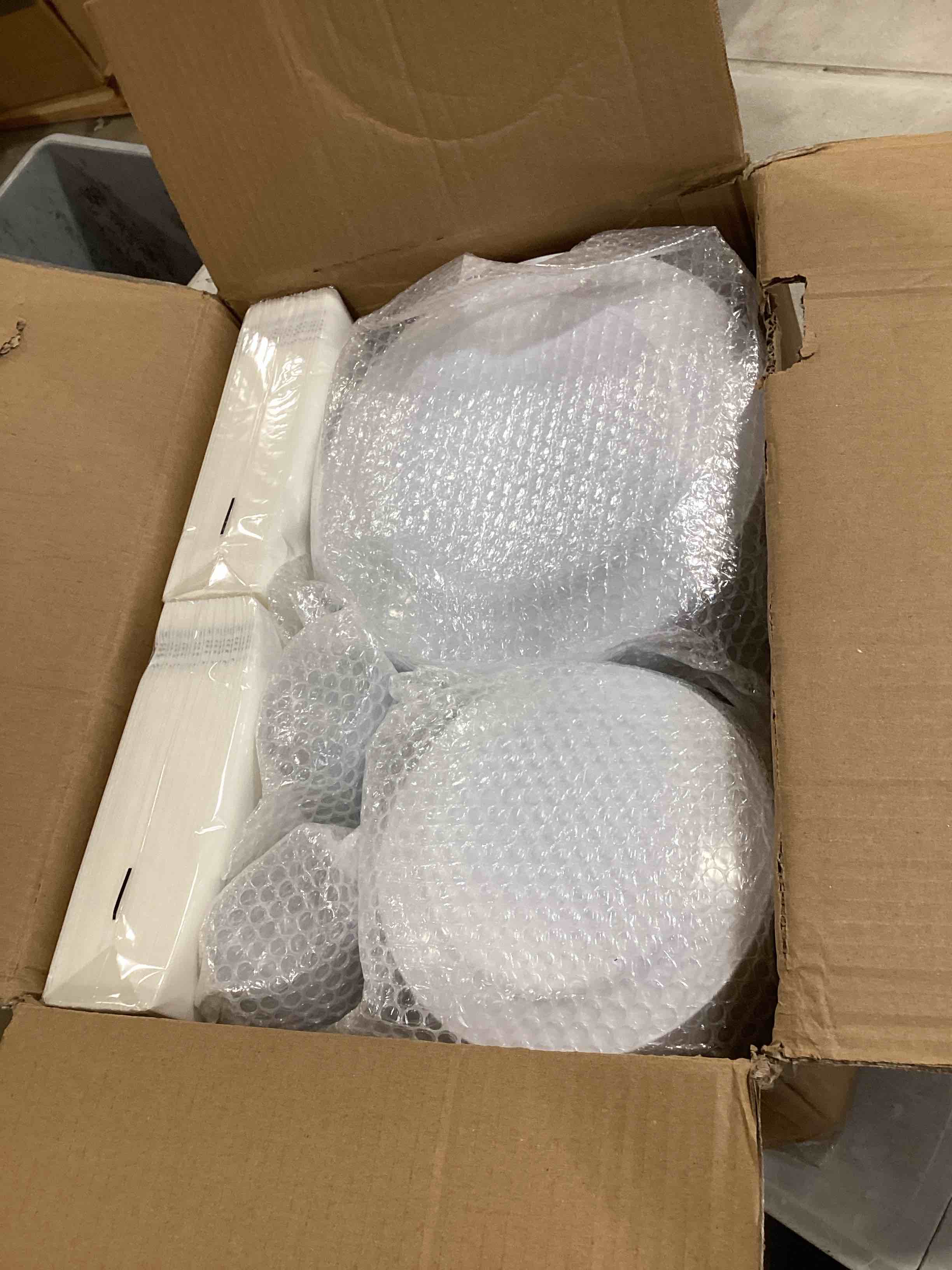 https://s3.amazonaws.com/lotting-images-prod/bidfta/GRA2591433_1751312912386.jpeg