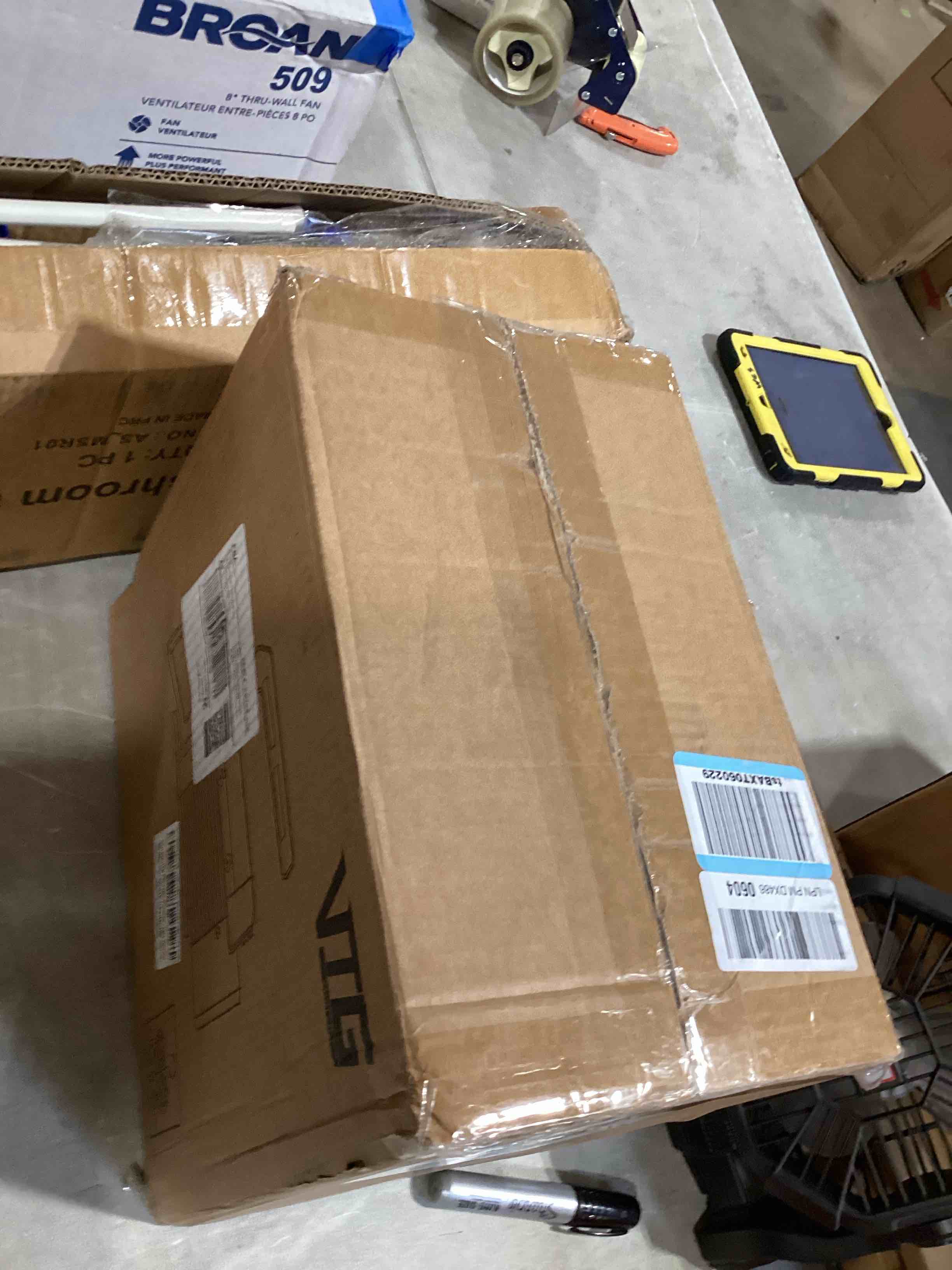 https://s3.amazonaws.com/lotting-images-prod/bidfta/GRA2591543_1751380597925.jpeg