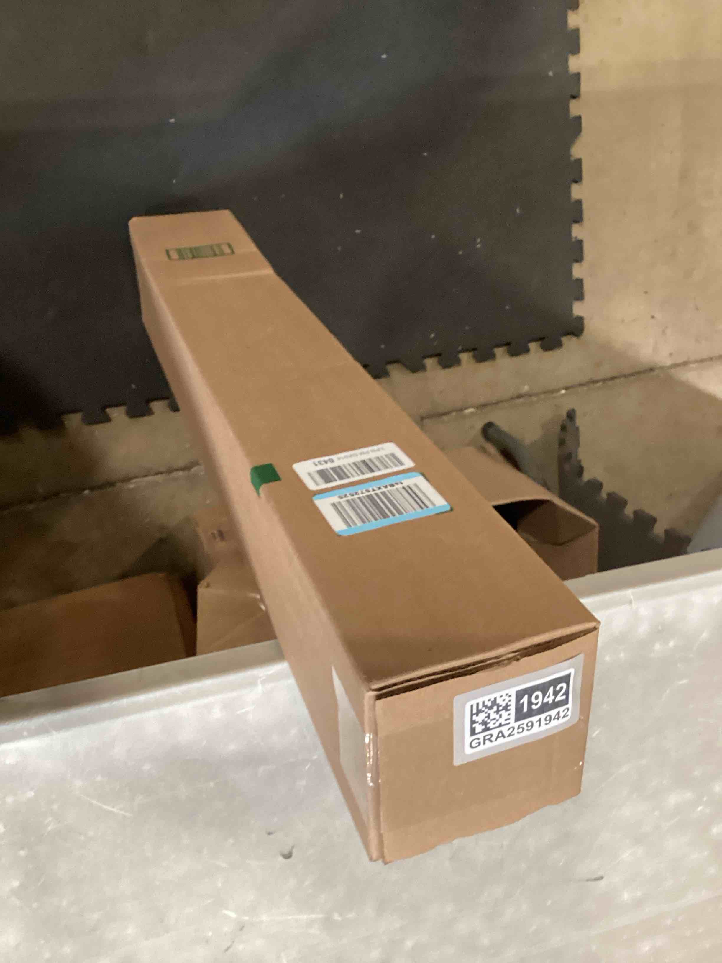 https://s3.amazonaws.com/lotting-images-prod/bidfta/GRA2591942_1751555404839.jpeg