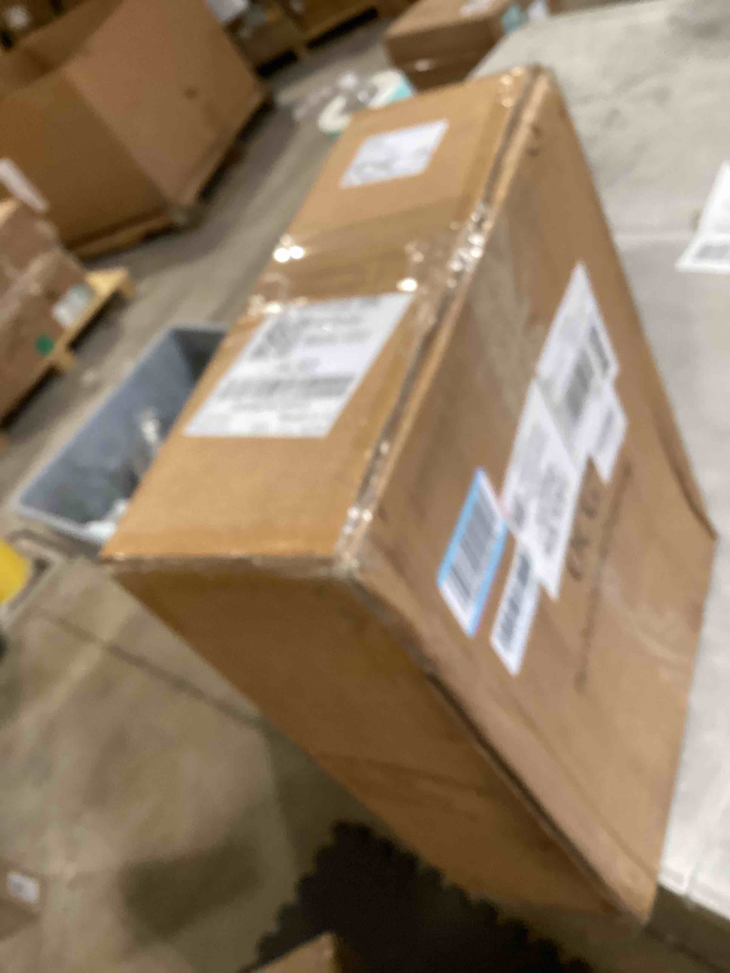 https://s3.amazonaws.com/lotting-images-prod/bidfta/GRA2591954_1751556032184.jpeg