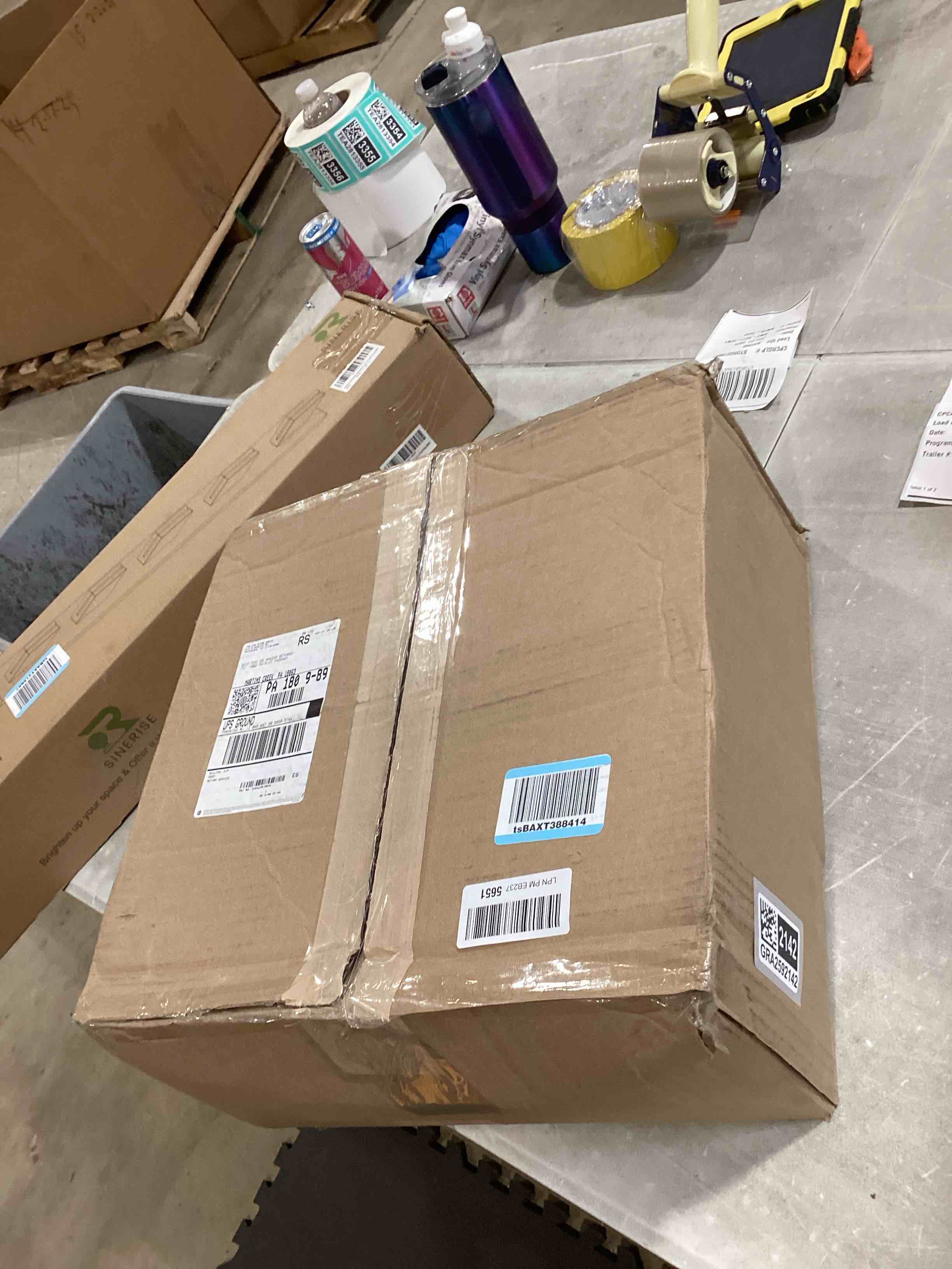 https://s3.amazonaws.com/lotting-images-prod/bidfta/GRA2592142_1751890362520.jpeg