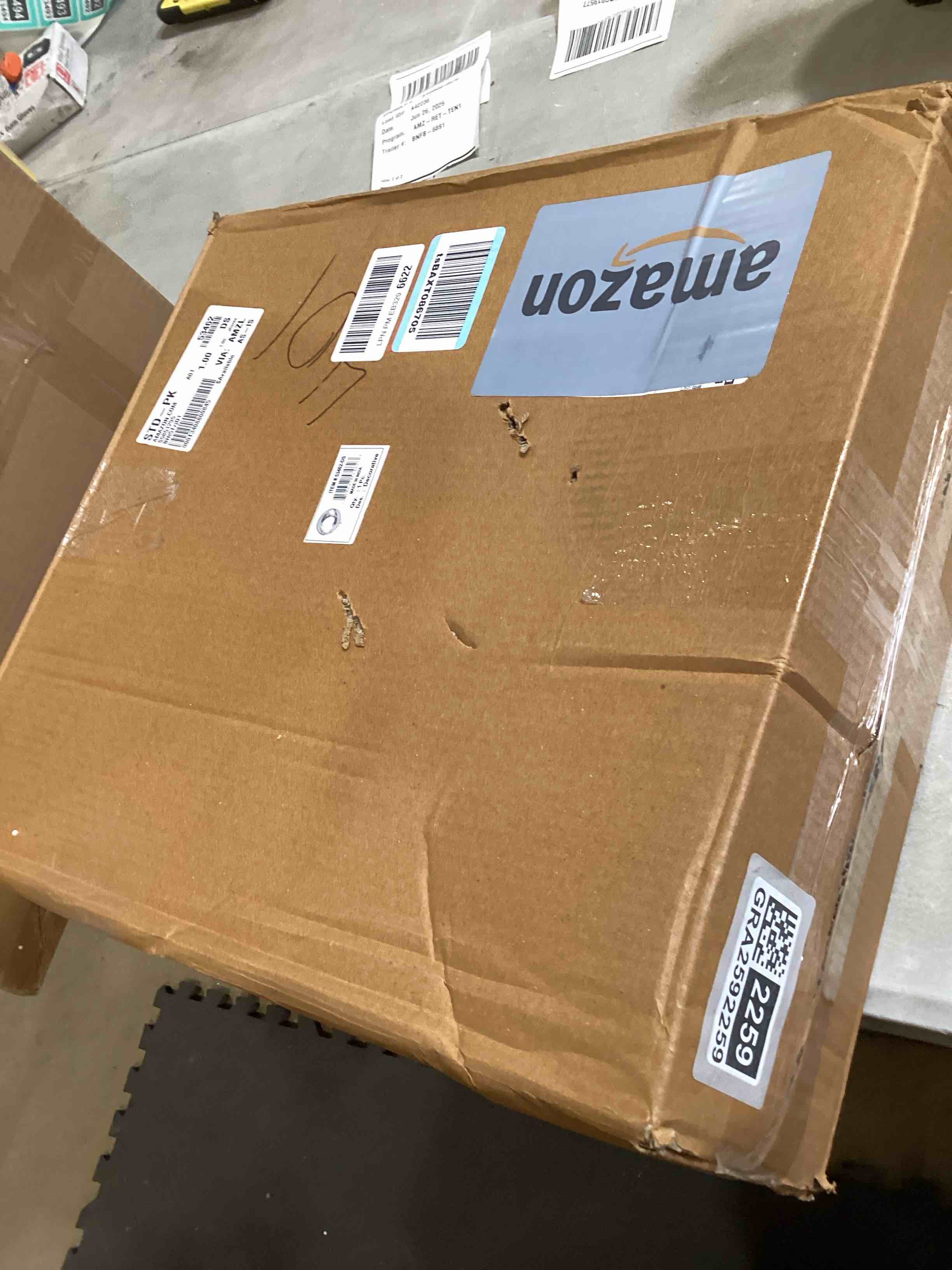 https://s3.amazonaws.com/lotting-images-prod/bidfta/GRA2592259_1751904921701.jpeg