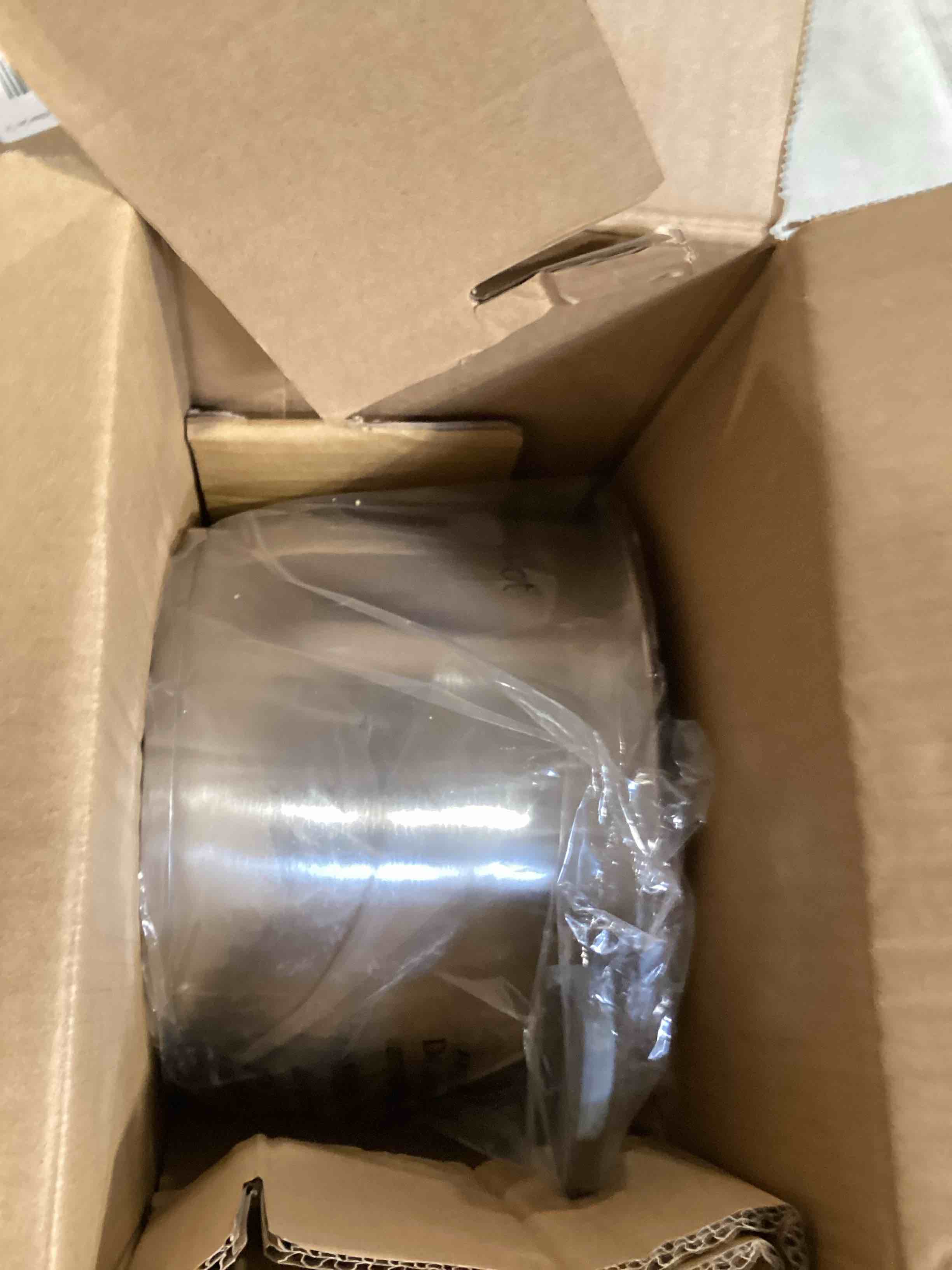 https://s3.amazonaws.com/lotting-images-prod/bidfta/GRA2592376_1751913871840.jpeg