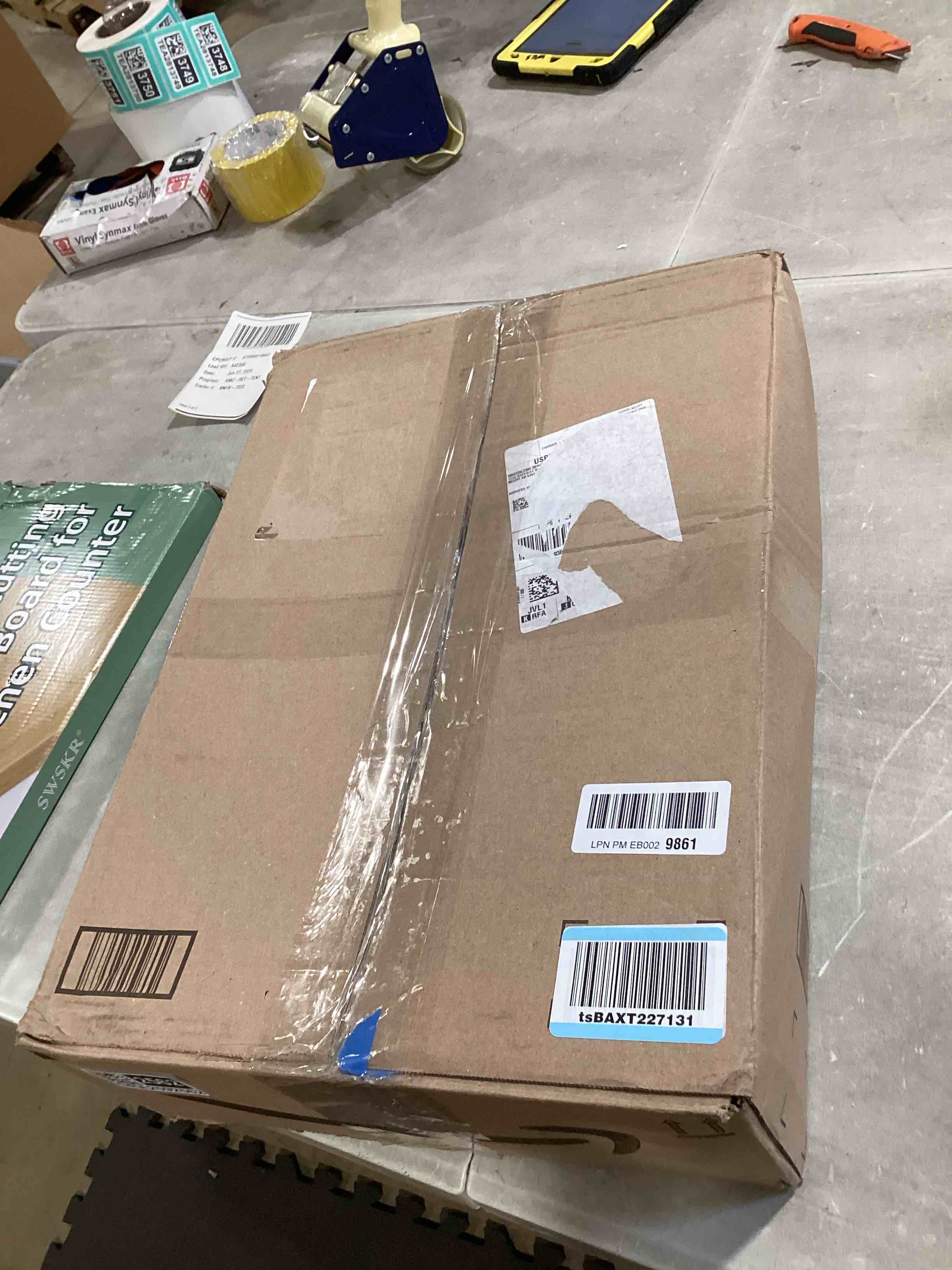https://s3.amazonaws.com/lotting-images-prod/bidfta/GRA2592562_1751983817042.jpeg