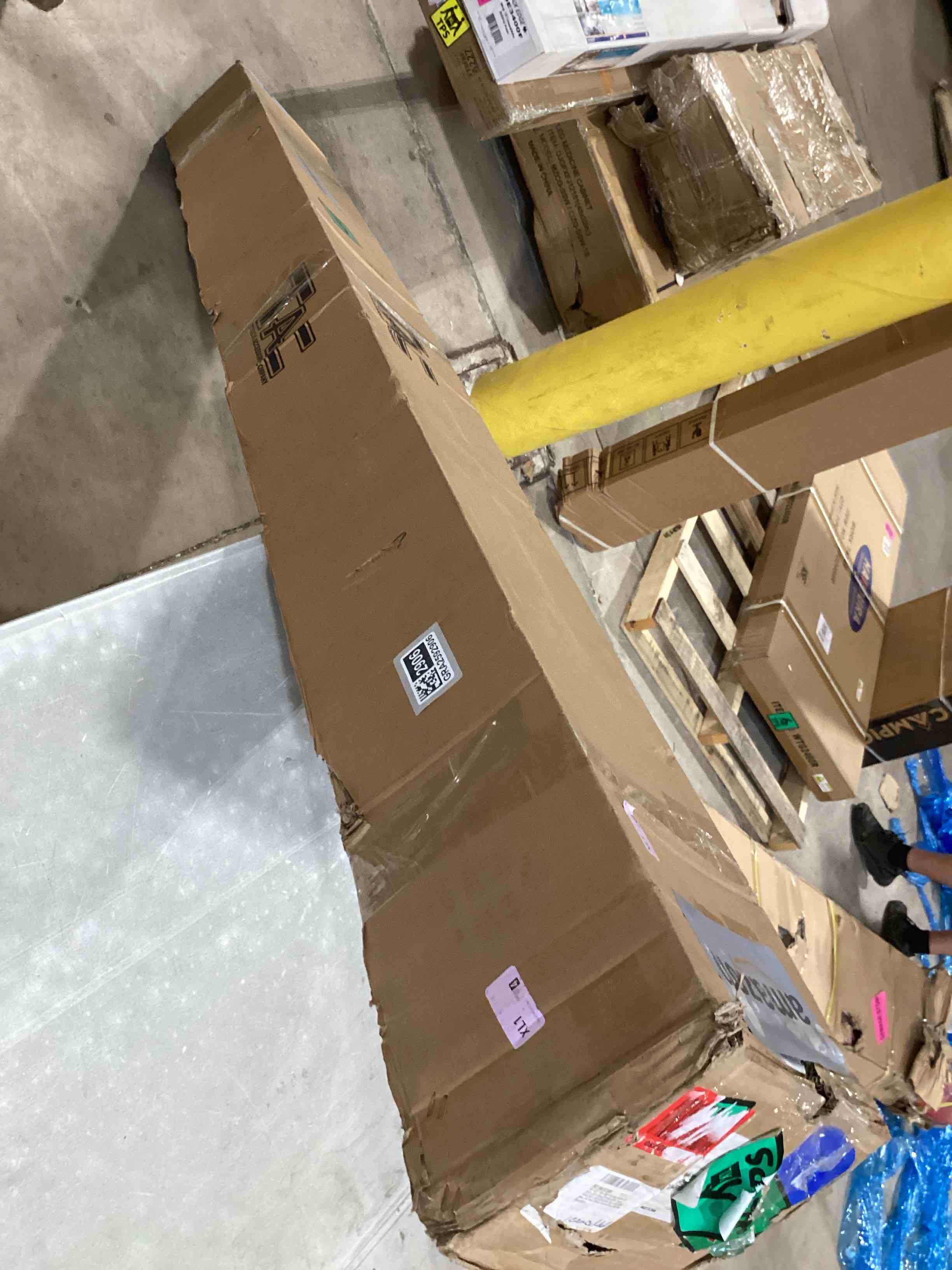 https://s3.amazonaws.com/lotting-images-prod/bidfta/GRA2592906_1752071199430.jpeg