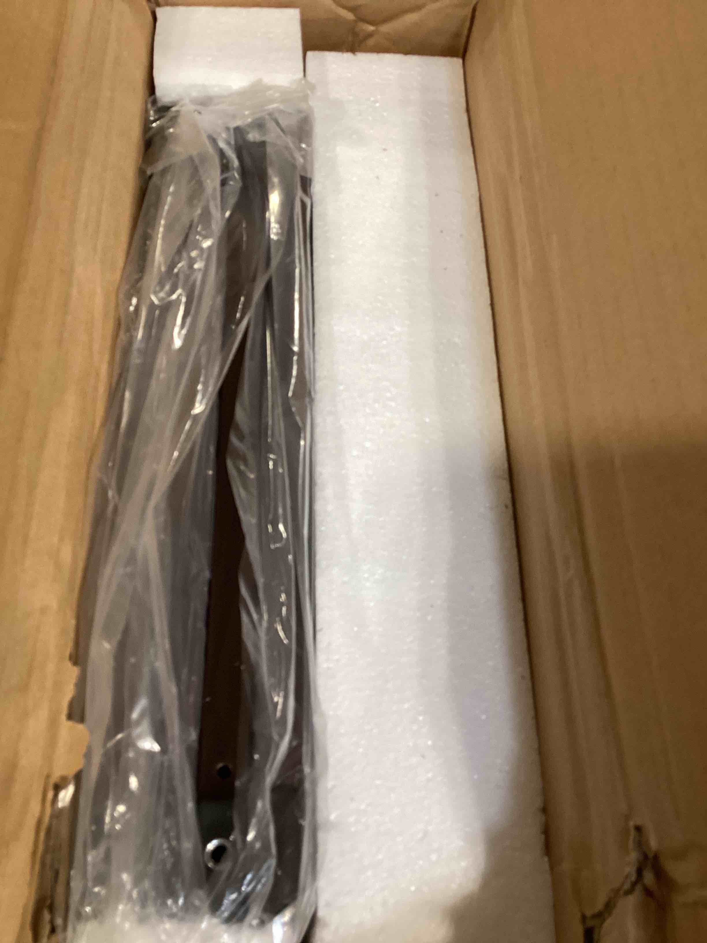 https://s3.amazonaws.com/lotting-images-prod/bidfta/GRA2592979_1752154145232.jpeg
