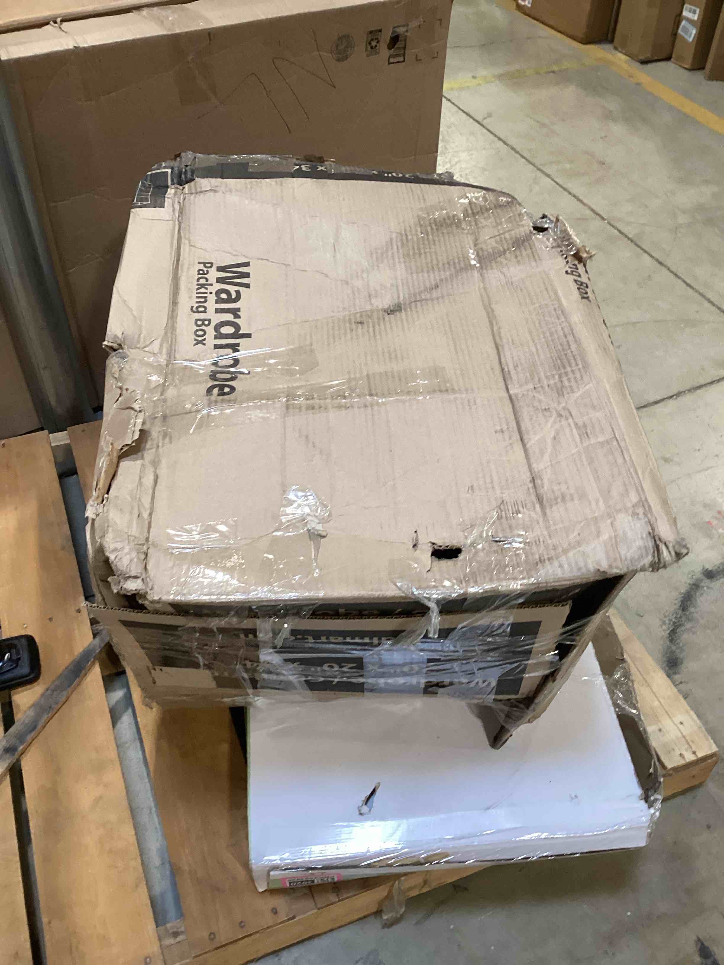 https://s3.amazonaws.com/lotting-images-prod/bidfta/GRA2593091_1759851200143.jpeg
