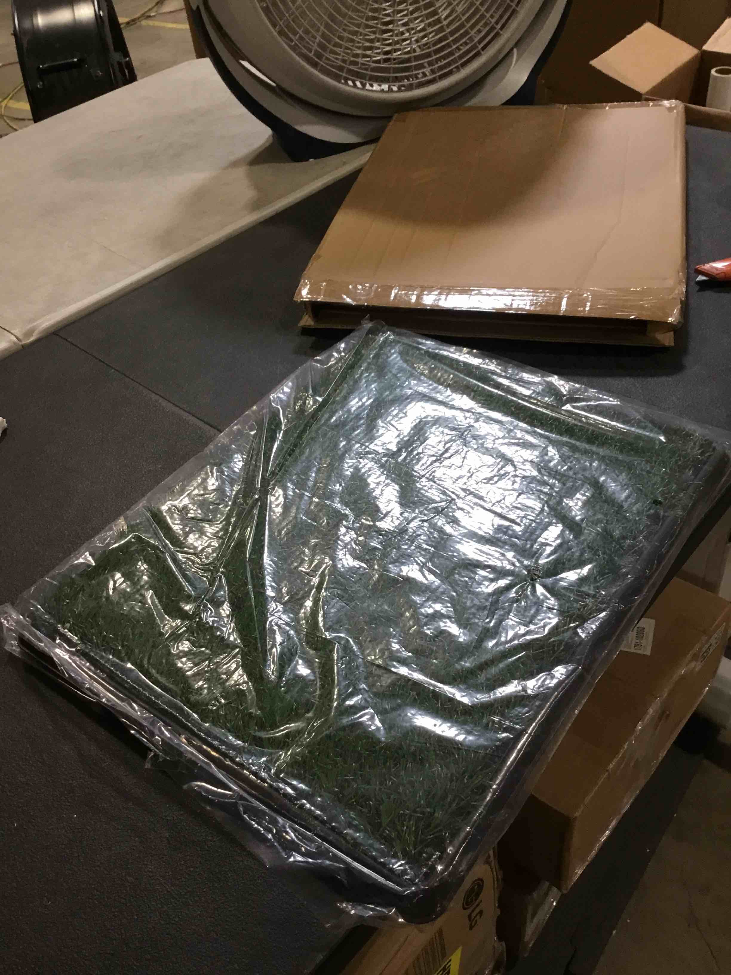 https://s3.amazonaws.com/lotting-images-prod/bidfta/GRA2596089_1751555864384.jpeg