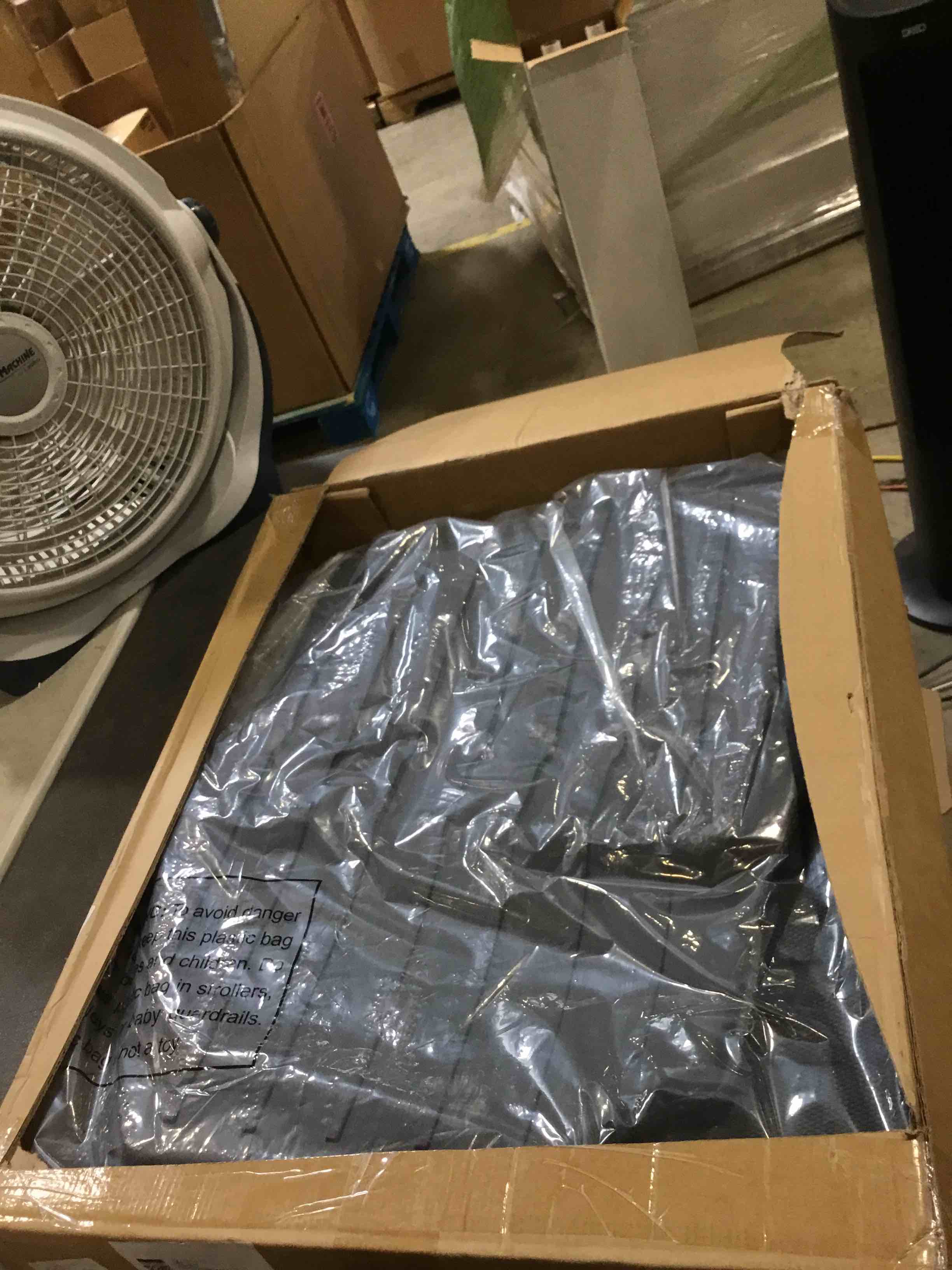 https://s3.amazonaws.com/lotting-images-prod/bidfta/GRA2596104_1751560734718.jpeg