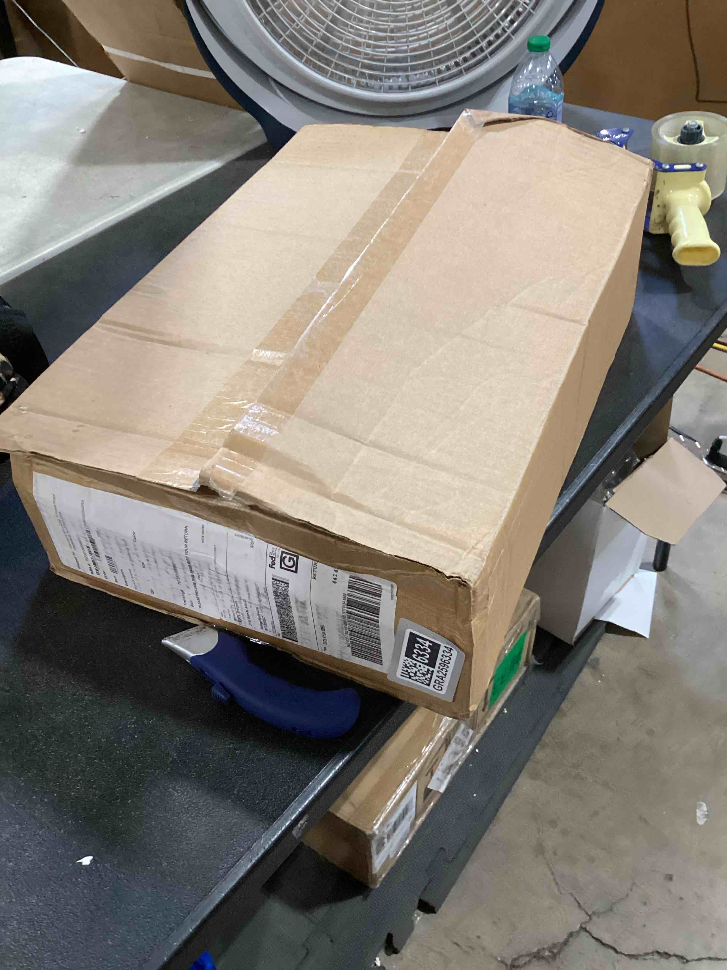 https://s3.amazonaws.com/lotting-images-prod/bidfta/GRA2596334_1752169979840.jpeg