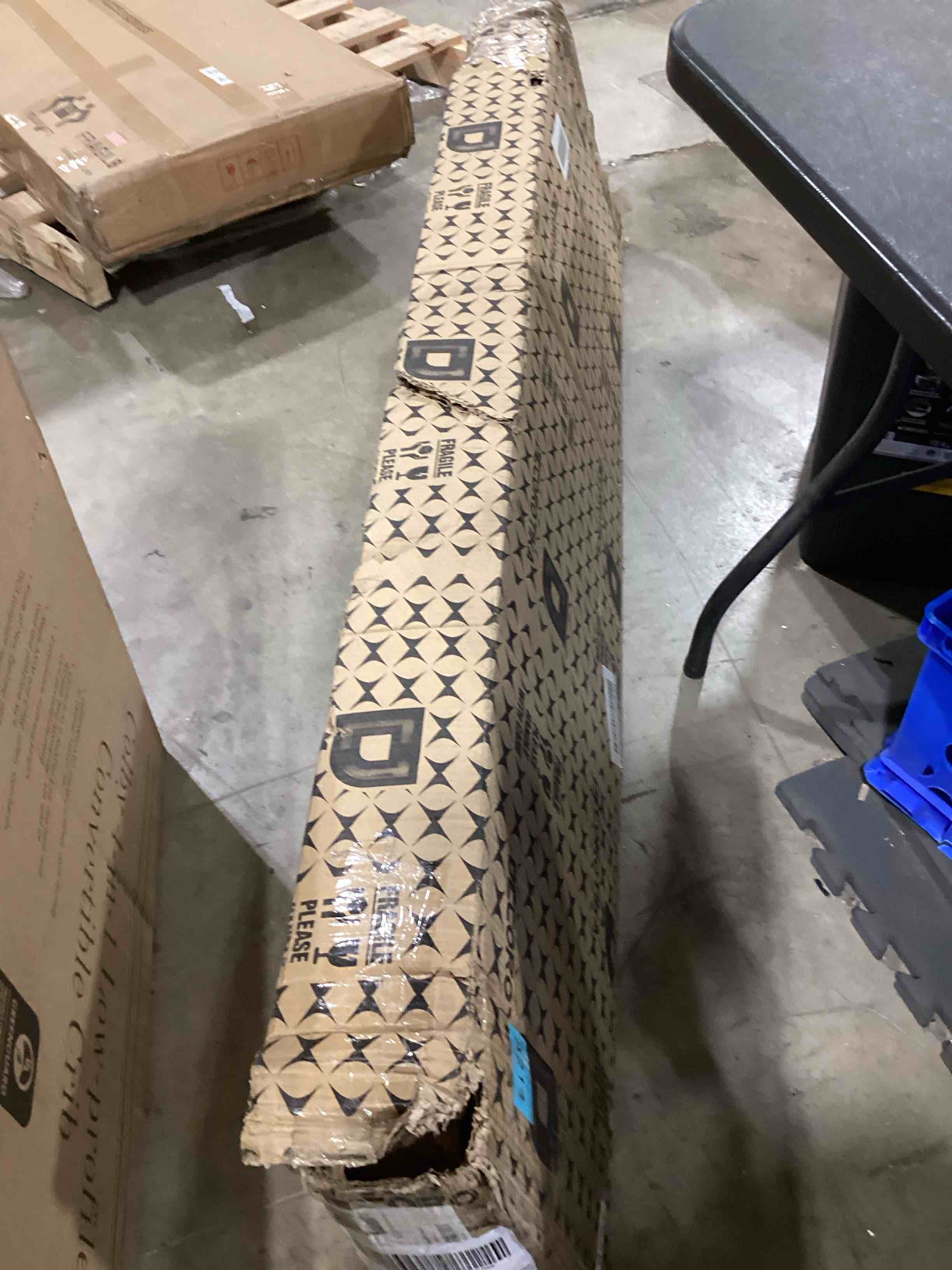 https://s3.amazonaws.com/lotting-images-prod/bidfta/GRA2596374_1752578657573.jpeg